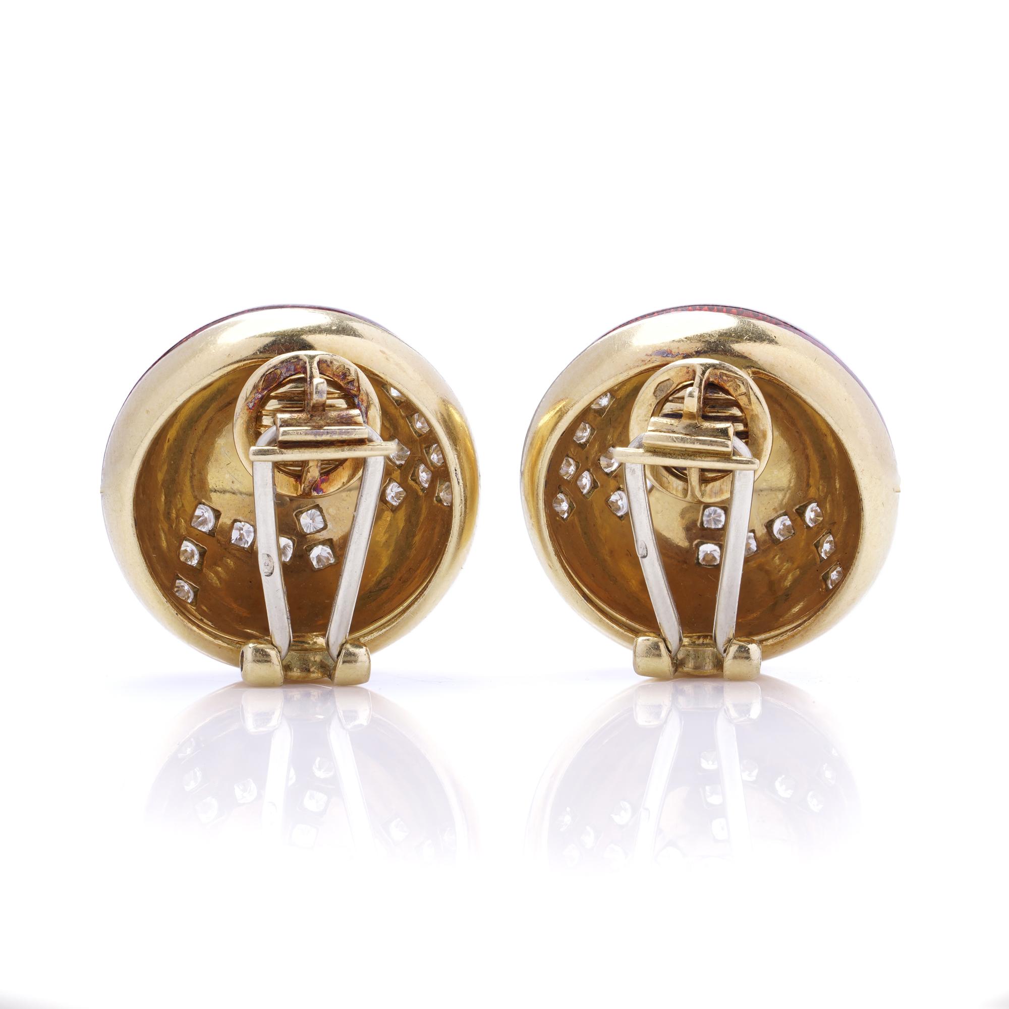 Orecchini a clip in oro 18kt con smalto rosso e diamanti In condizioni ottime in vendita a Braintree, GB