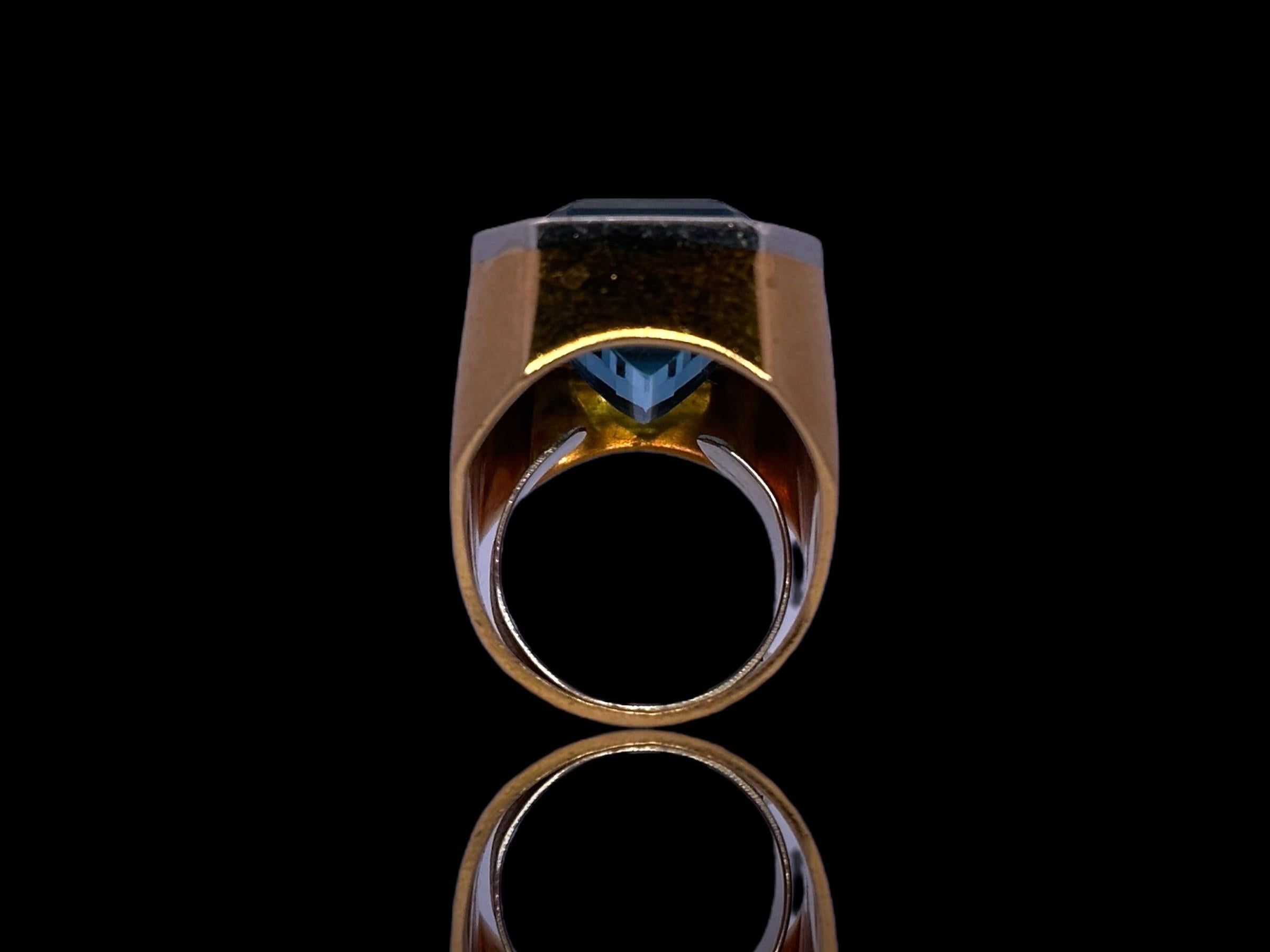 18kt Gold Ring GRS Certified Santa Maria Aquamarine 15.6ct, Estate Sultan Oman For Sale 3
