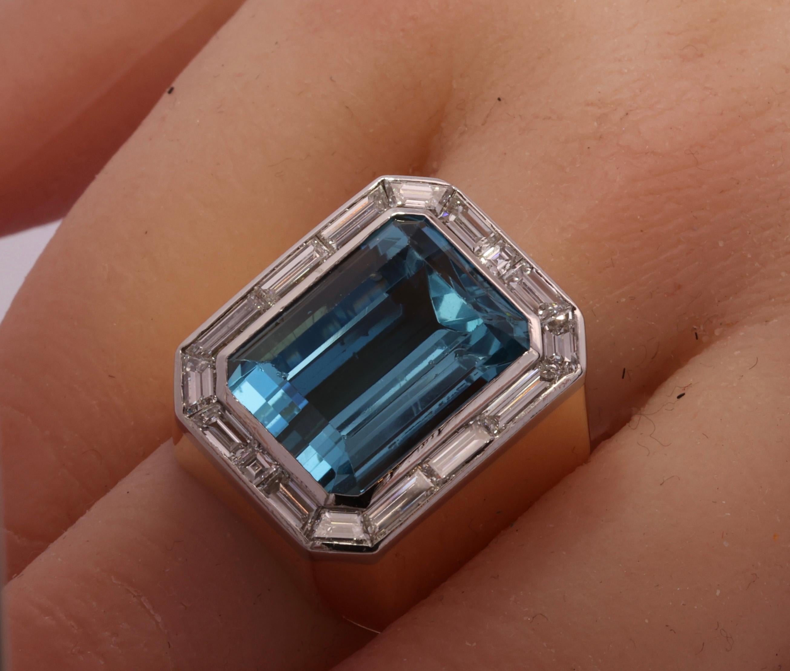 18kt Gold Ring GRS Certified Santa Maria Aquamarine 15.6ct, Estate Sultan Oman For Sale 5