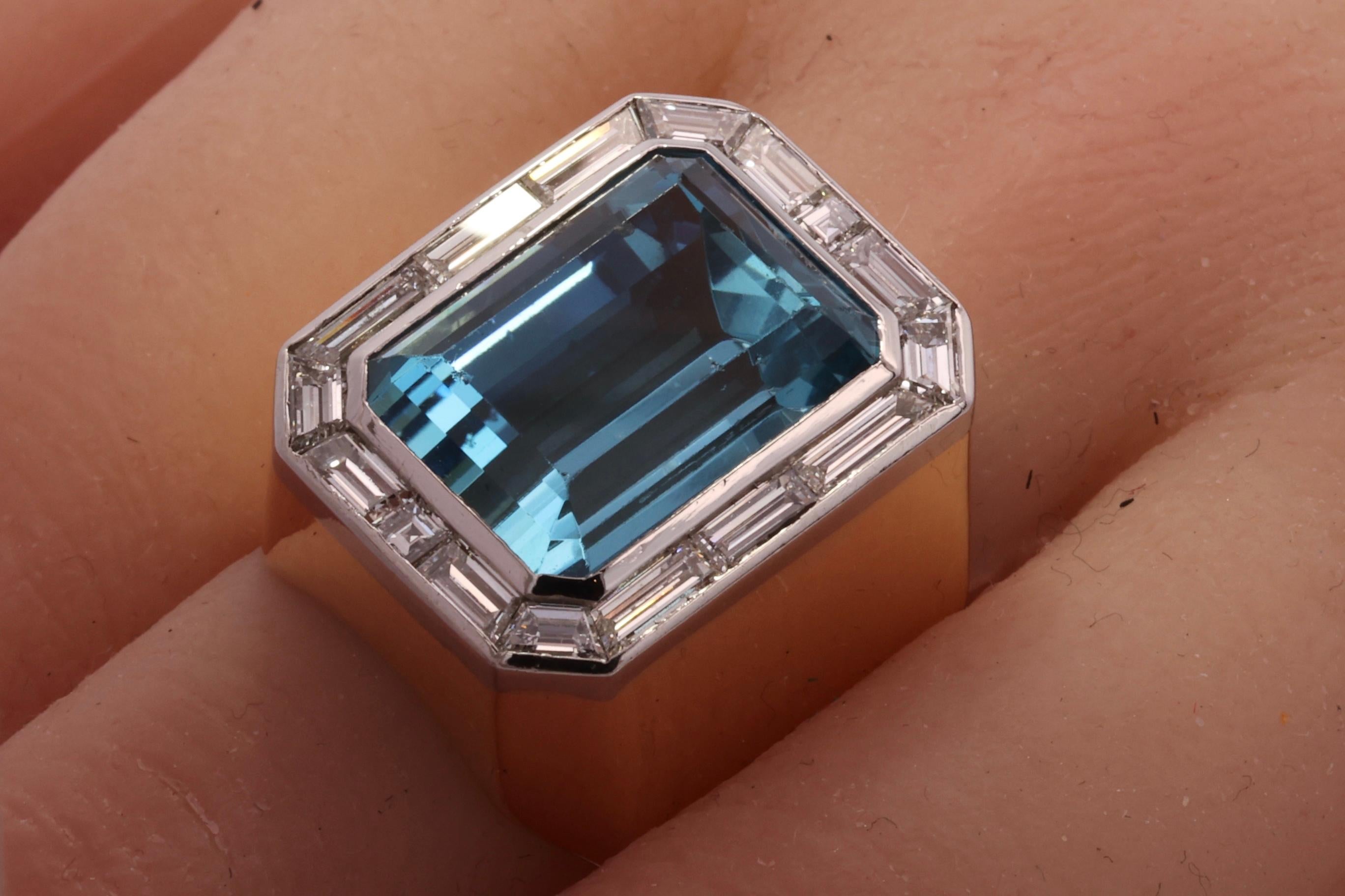 18kt Gold Ring GRS Certified Santa Maria Aquamarine 15.6ct, Estate Sultan Oman For Sale 6