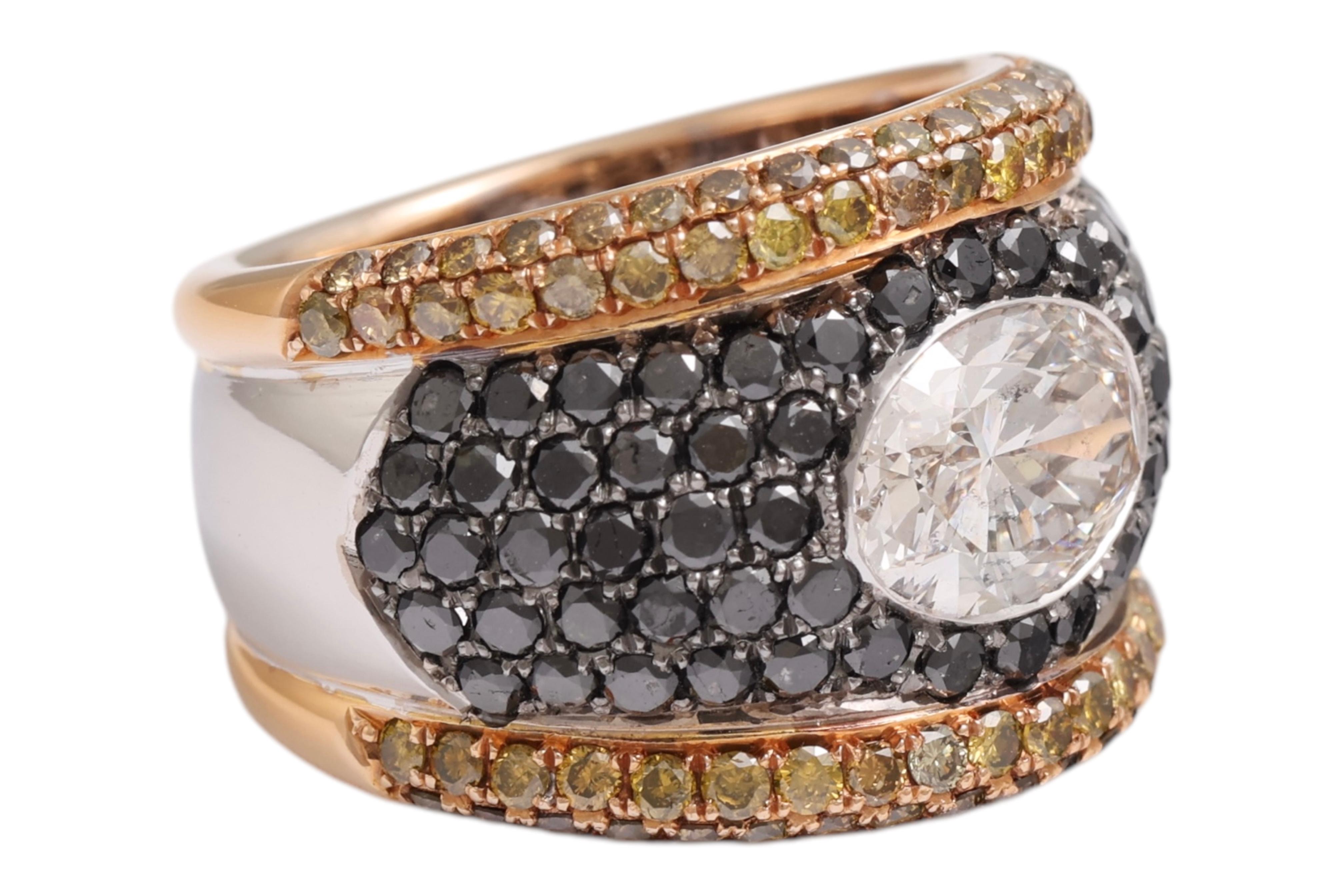 18kt Gold Ring with Black & Fancy Cognac Diamonds, 2.31ct Large Oval Diamond In New Condition For Sale In Antwerp, BE