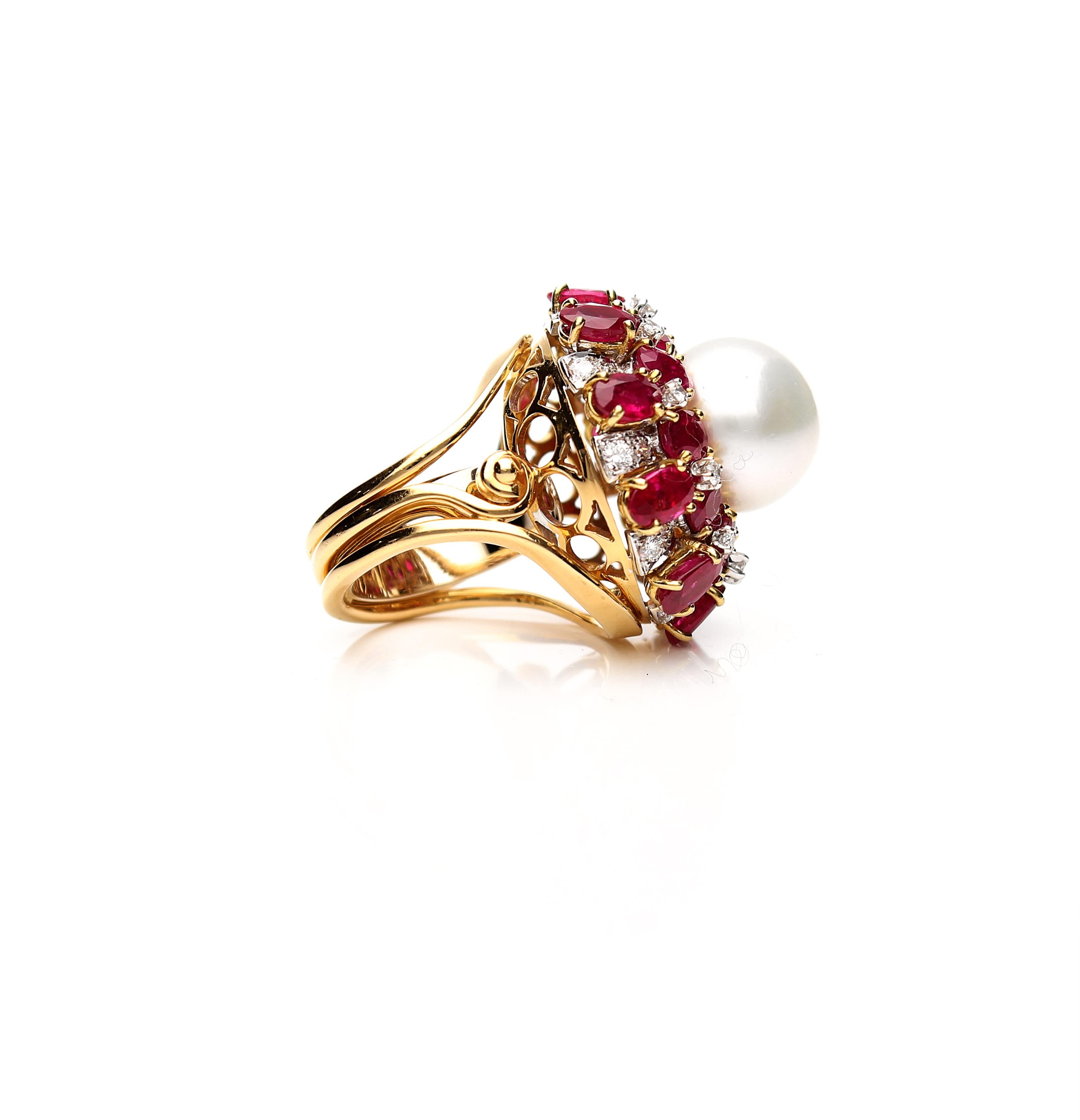 Retro 18 Karat Gold Ring with Oval Cut Rubies, Diamonds and South Sea Pearl