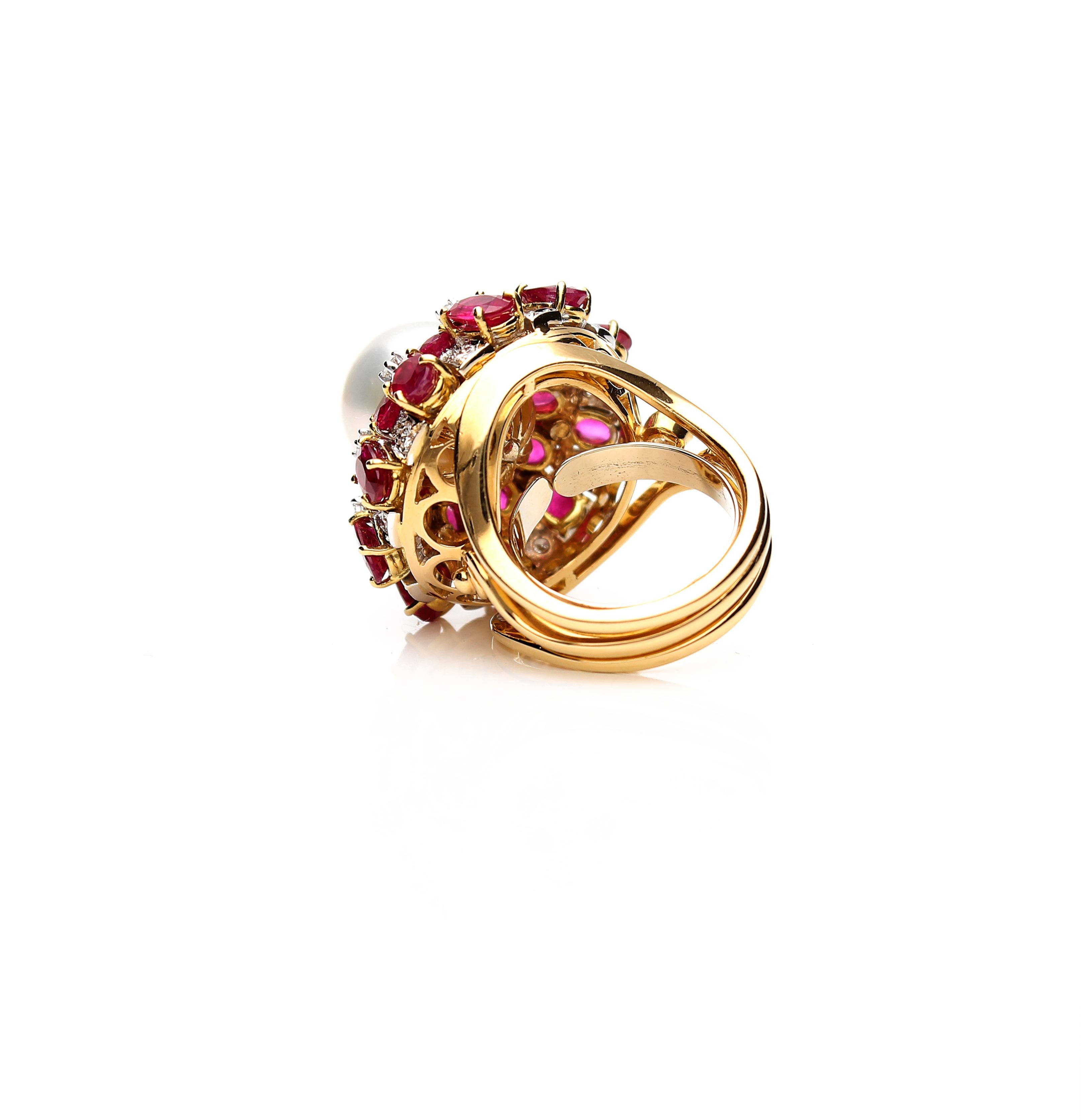 18 Karat Gold Ring with Oval Cut Rubies, Diamonds and South Sea Pearl 4