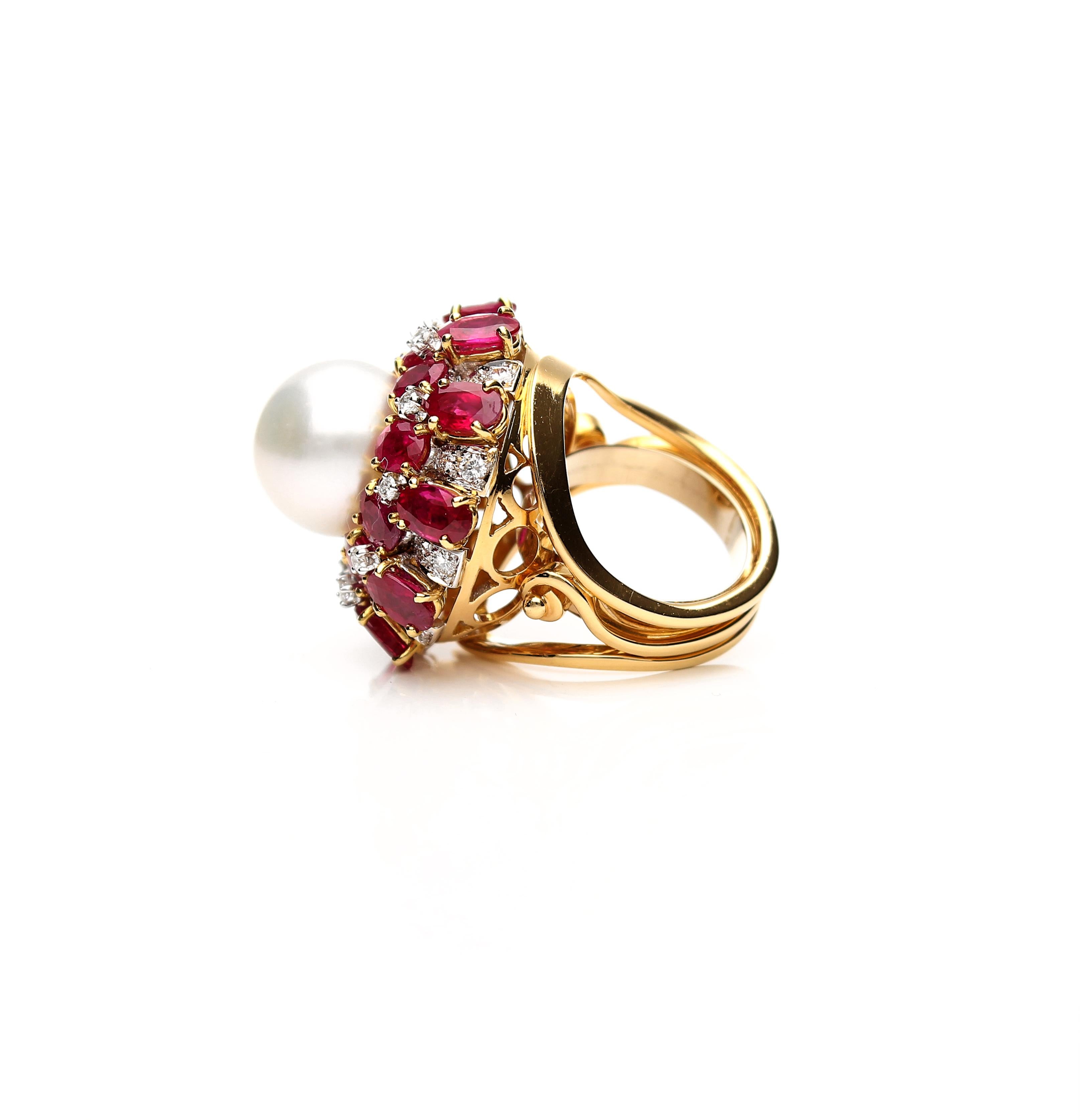 18 Karat Gold Ring with Oval Cut Rubies, Diamonds and South Sea Pearl 5