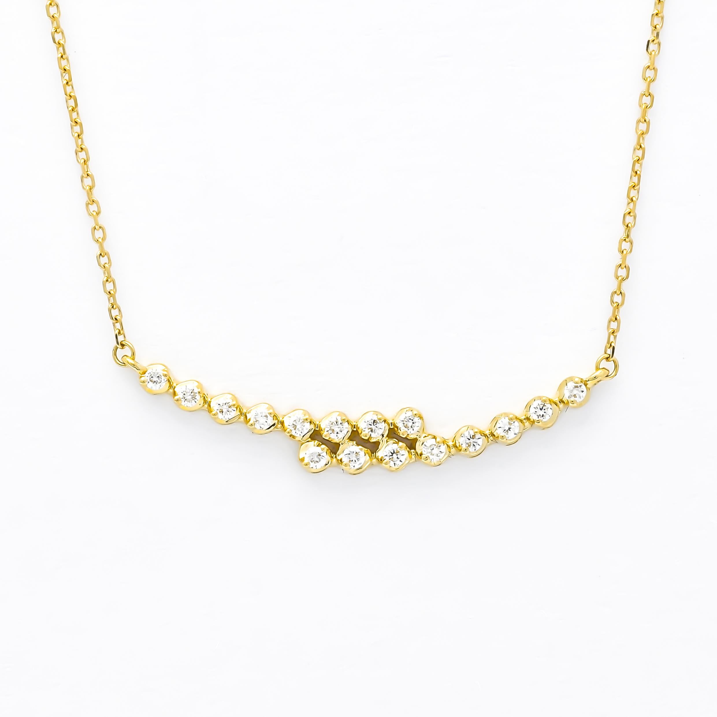 Women's Natural Diamond 0.20 carats 18 Karat Yellow Gold Bar Chain Necklace  For Sale