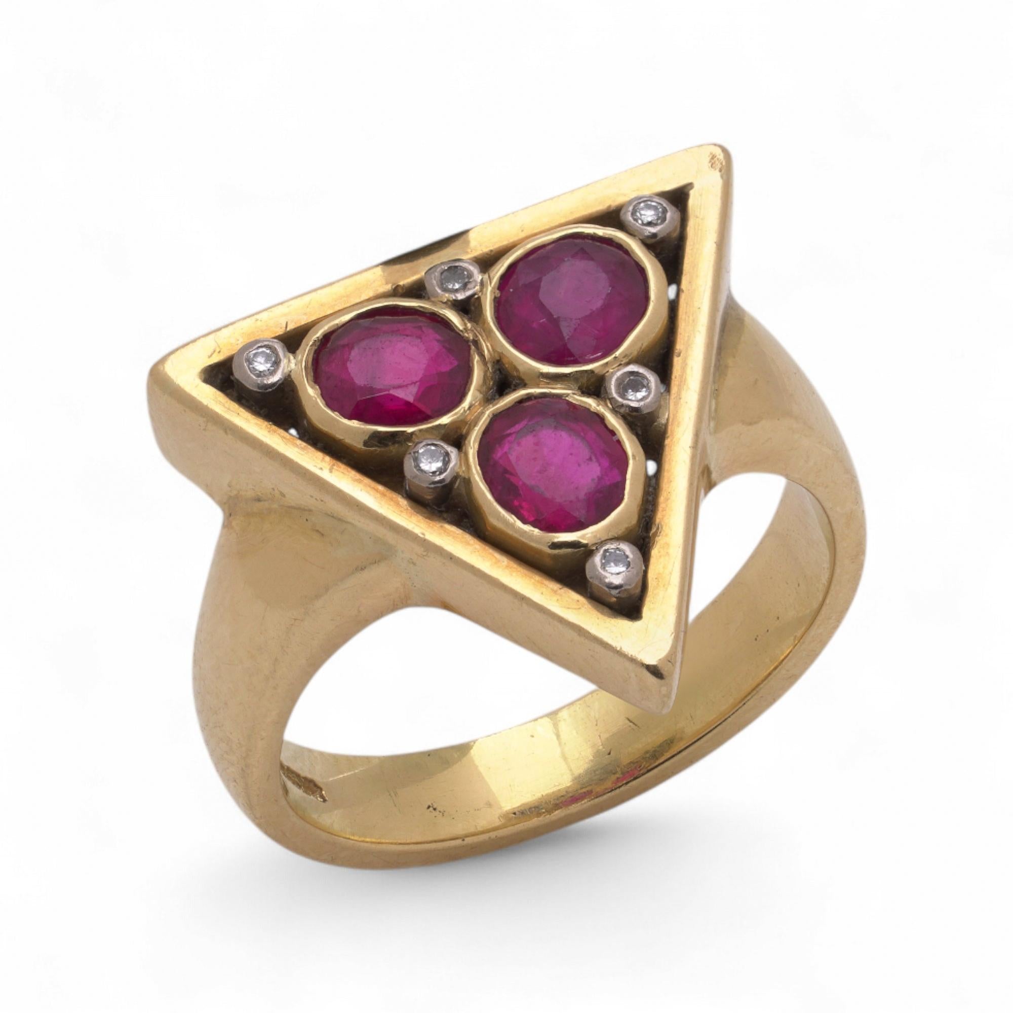 18kt Gold Rubin und Diamant Ring - UK 1970s im Angebot 3