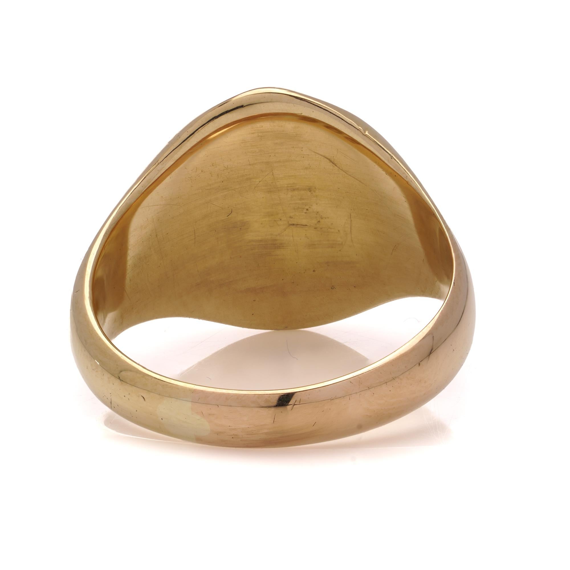Women's or Men's 18kt Gold Signet Ring with Latin Inscription 'For King and Country' For Sale