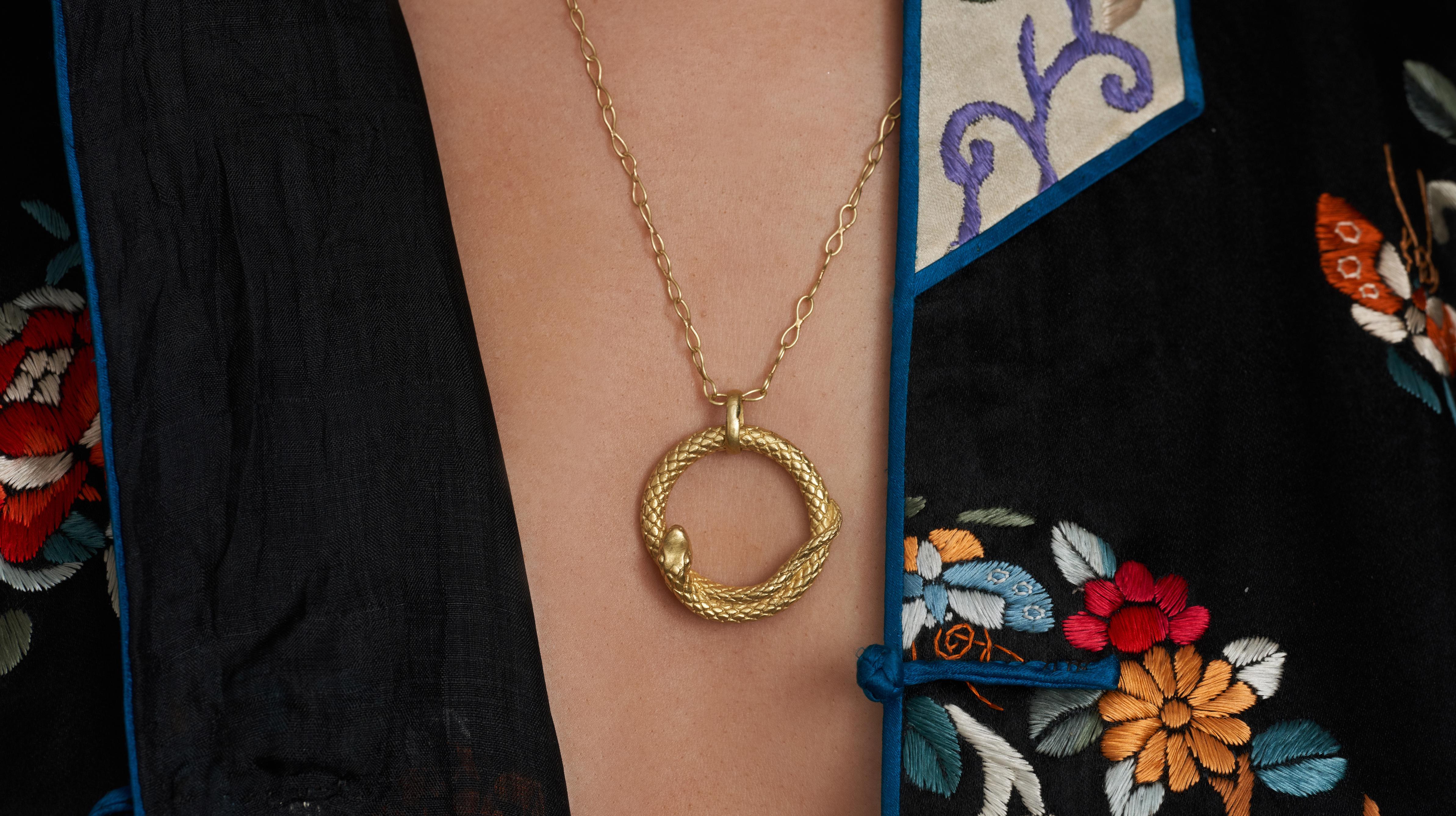 Women's 18kt Gold Snake Necklace For Sale