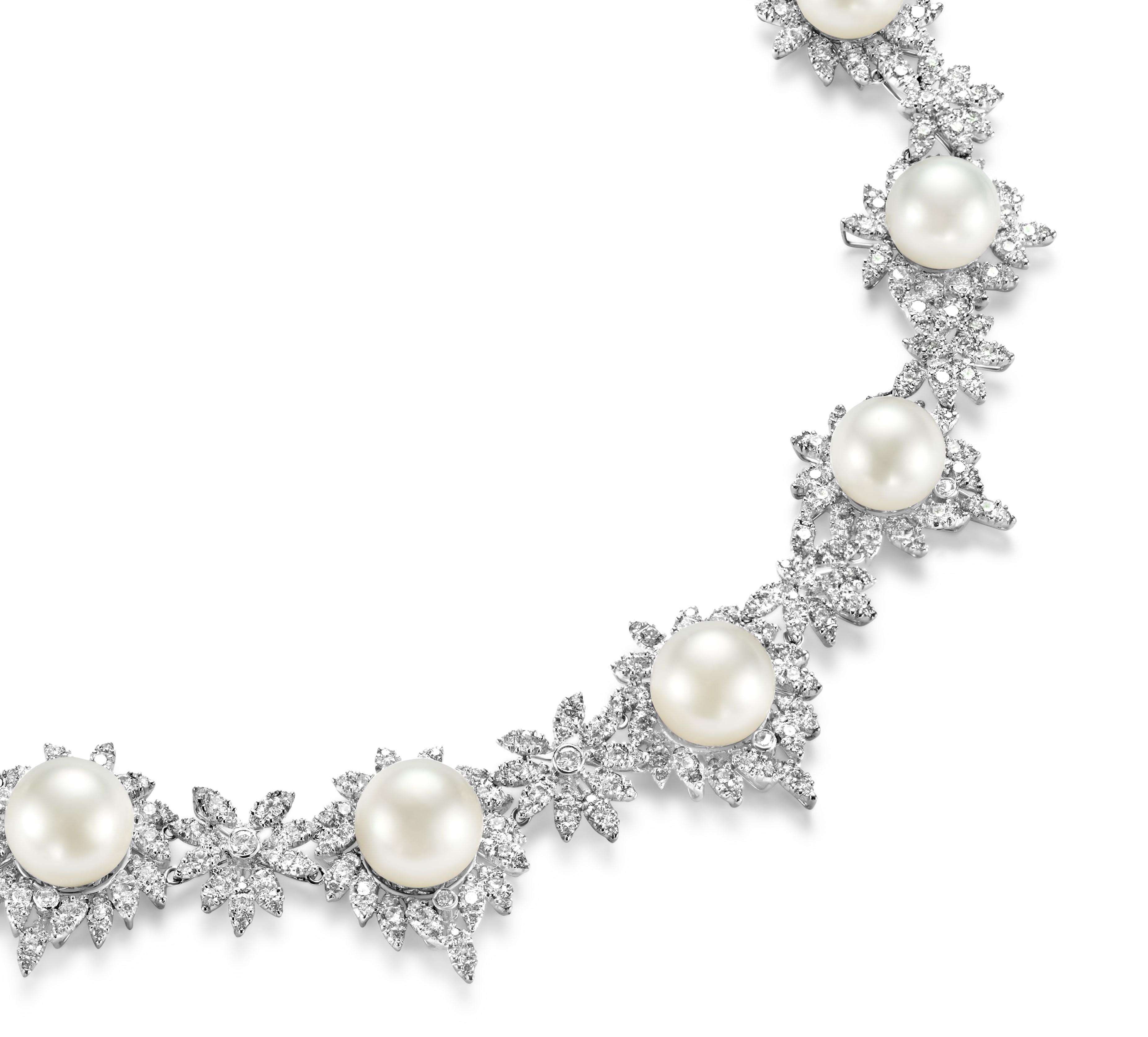Round Cut 18kt Gold South Sea Pearl Necklace & Matching Earrings, With 16.15 ct Diamonds For Sale