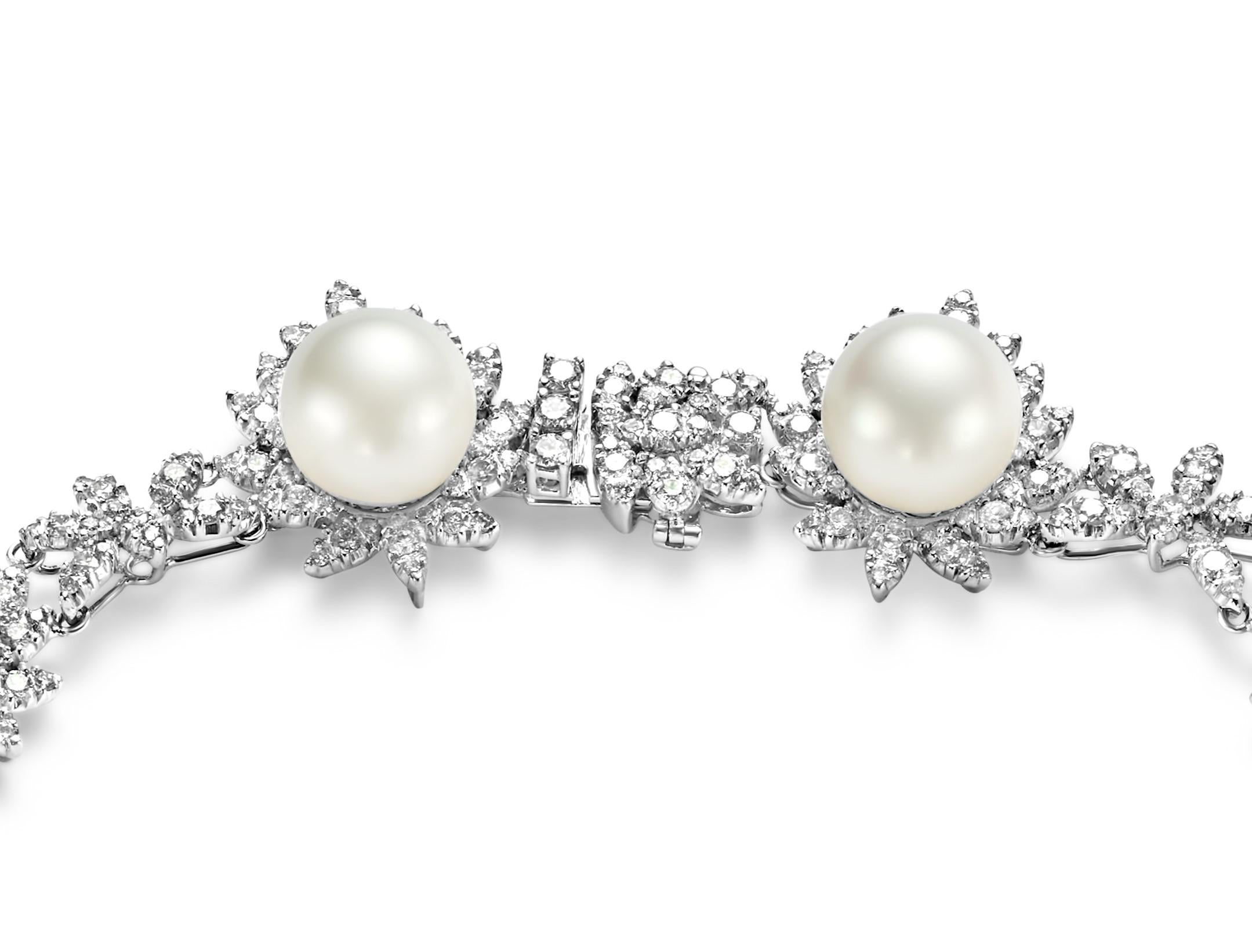 18 Karat Gold Südseeperlen-Halskette und passende Ohrringe, mit 16,15 Karat Diamanten für Damen oder Herren im Angebot