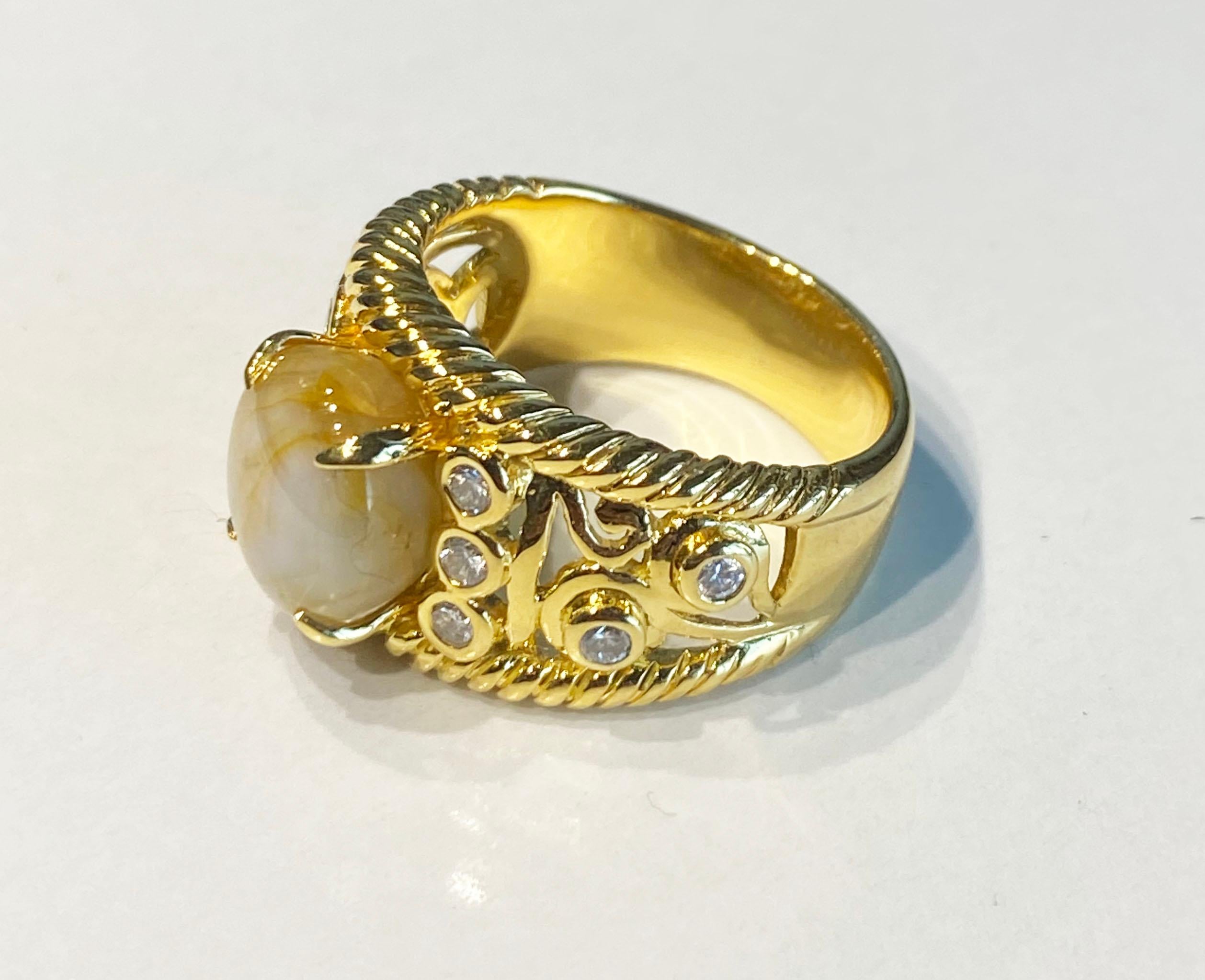A Star Sapphire & Diamond Ring set in 18kt Yellow Gold  For Sale 2