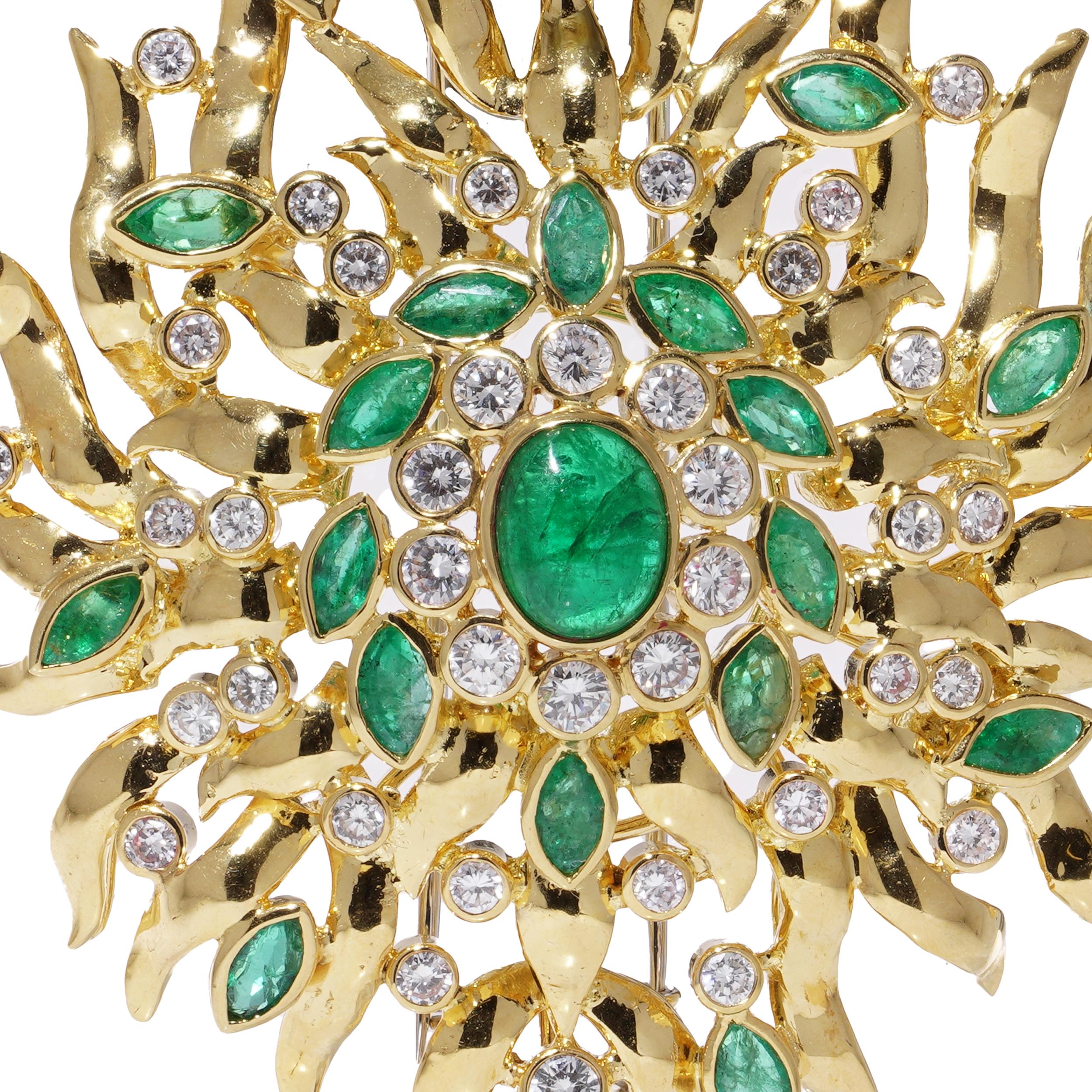 Taille Marquise Broche tourbillonnant en or 18 carats avec diamants, émeraudes et perles de Tahiti en vente