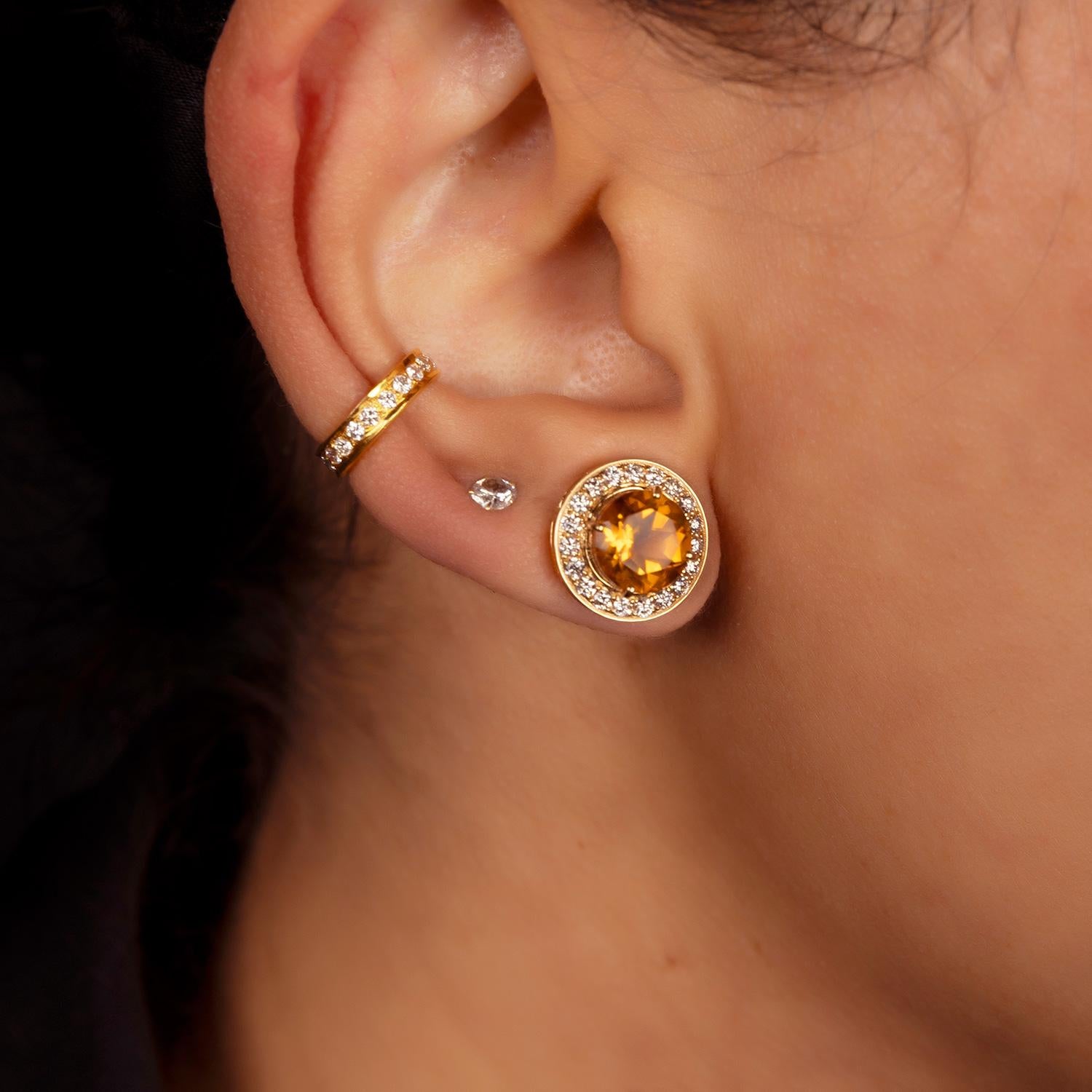 Boucles d'oreilles en or 18kt Topaze et diamant Neuf - En vente à London, W1U 2JG