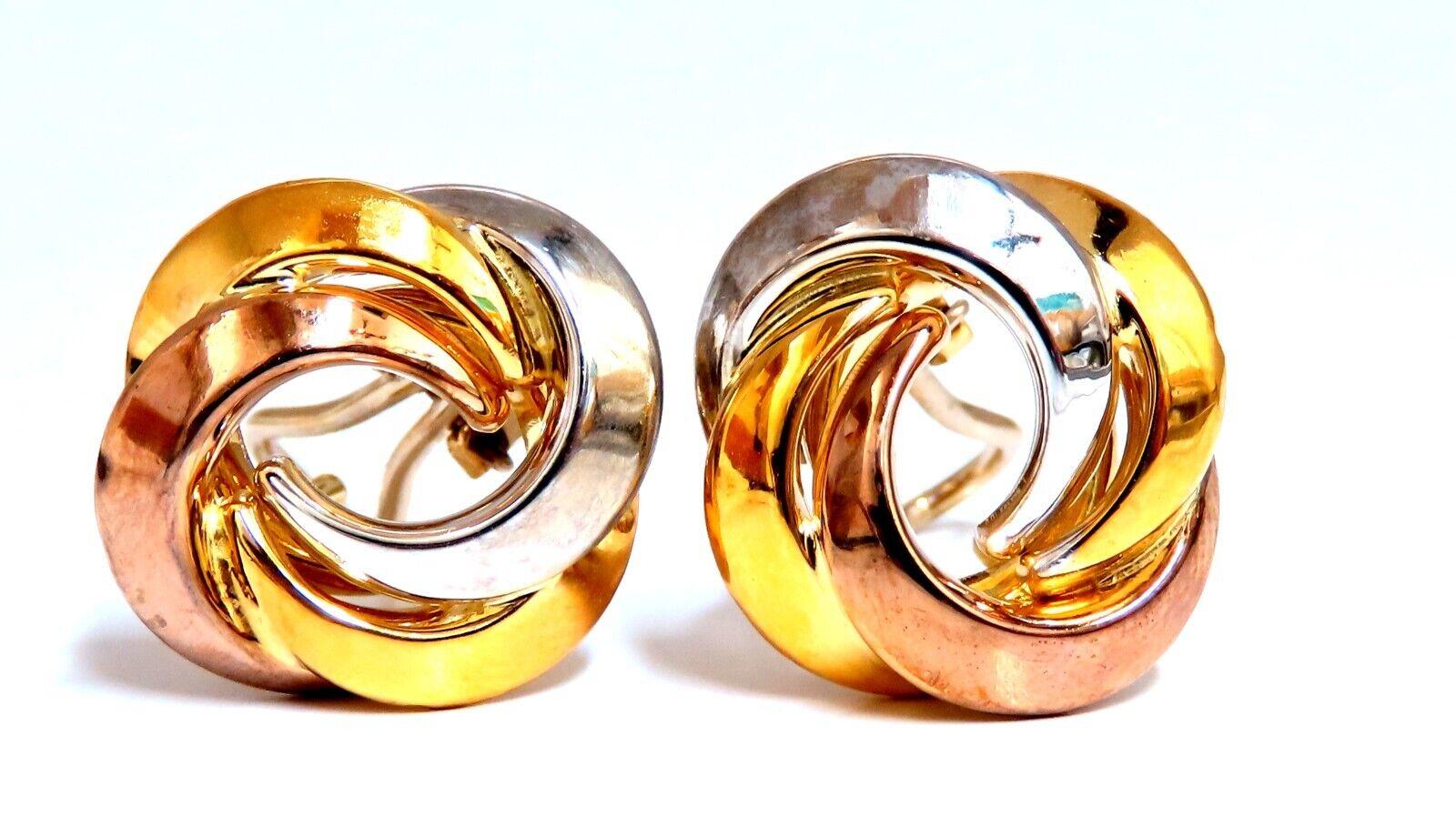 Runde Clip-Ohrringe

Abmessungen der Ohrringe:

17mm Durchmesser

Von vorne nach hinten: 15 mm

5 mm Tiefe

9,3 Gramm / 18kt. Gelbgold

Ohrringe sind wunderschön gemacht