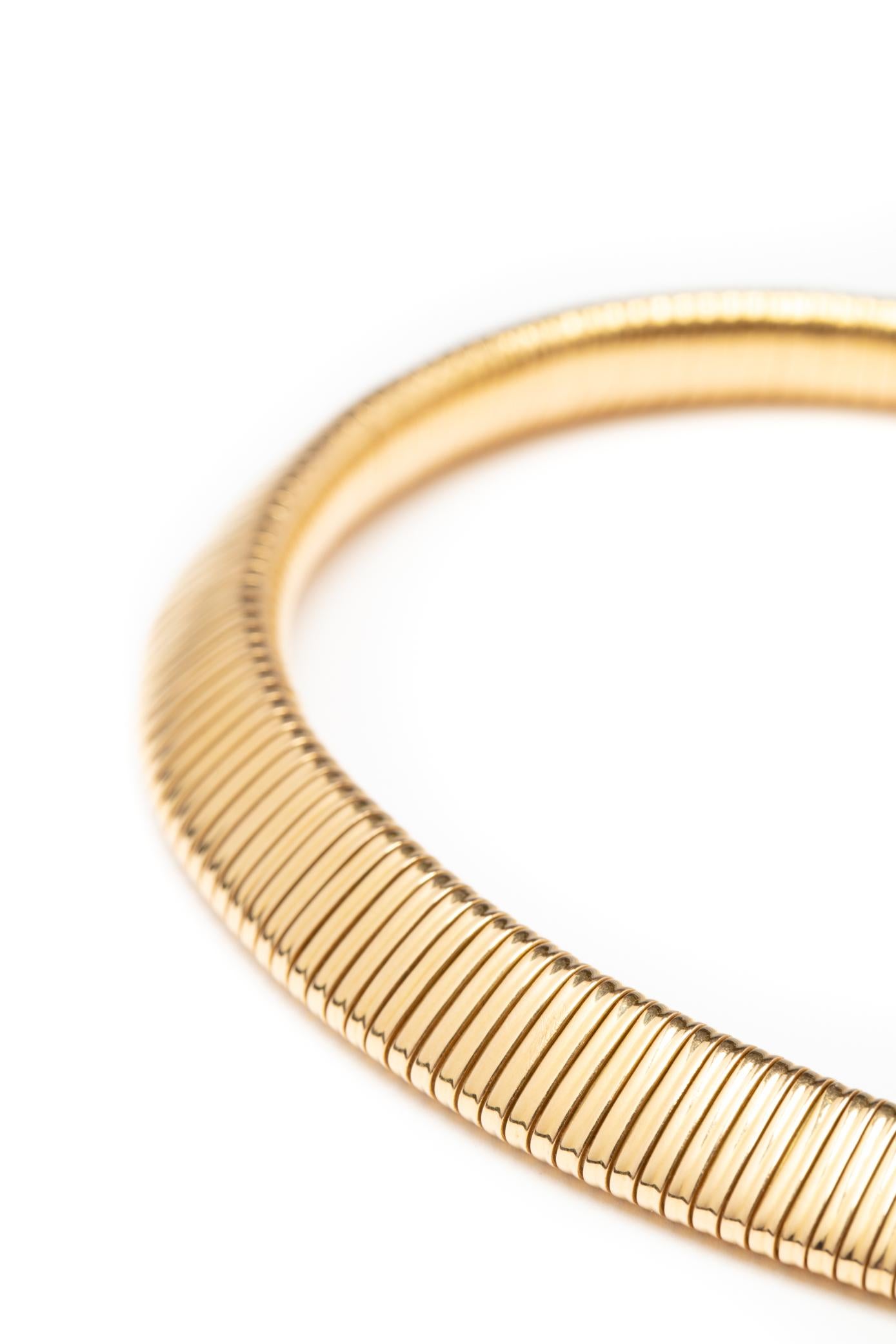 The perfect 18kt yellow gold necklace for everyday wear or add to dress it up for evening.
This vintage gas tube necklace is so comfortable to wear and looks great on.


