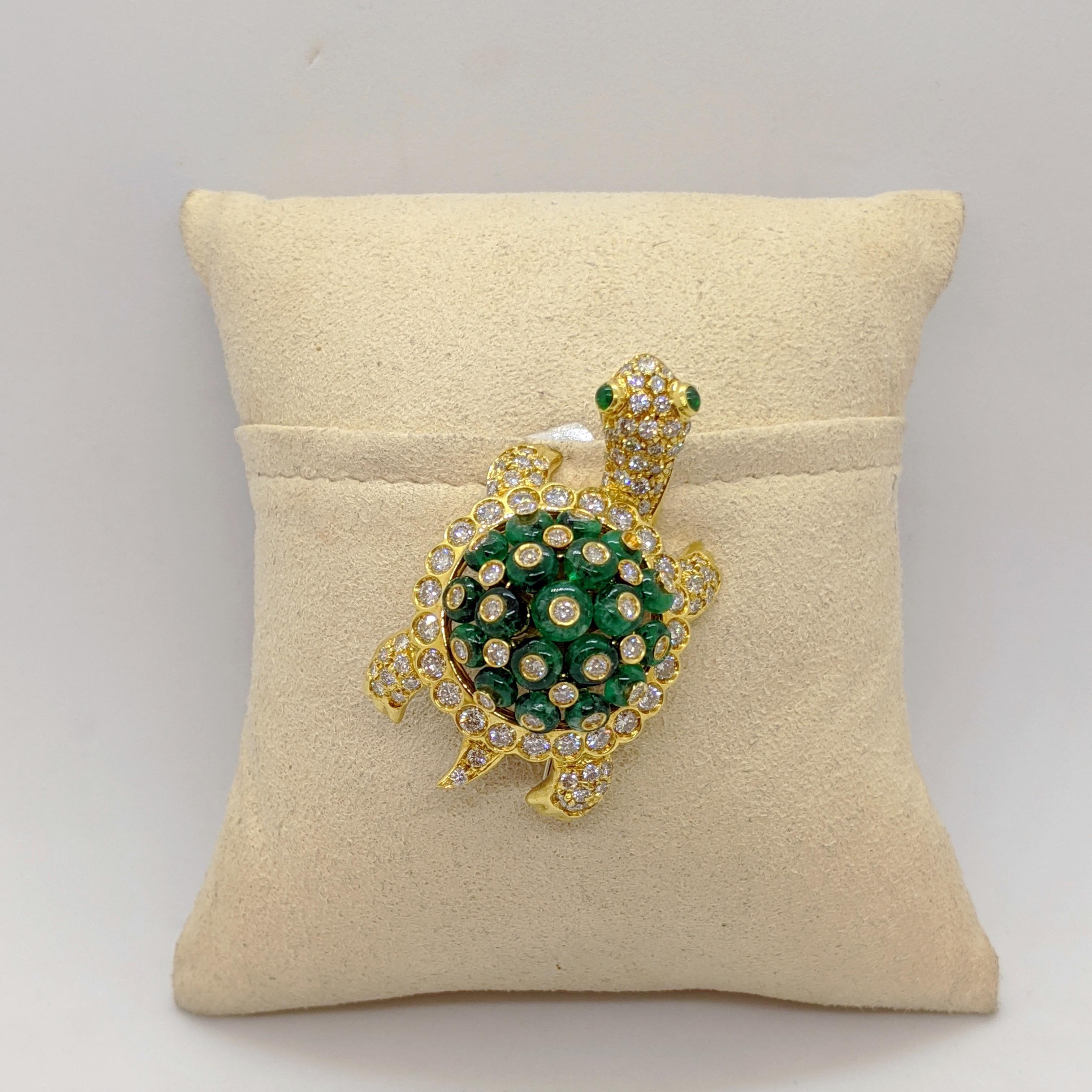 Broche tortue en or 18 carats avec émeraudes perlées de 6,33 carats et 2,92 carats Diamants en vente 1