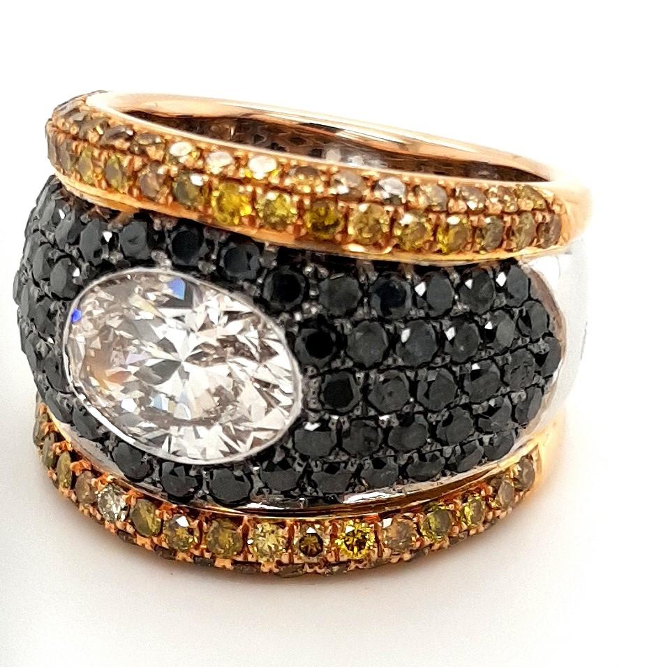 18kt Gold Ring with Black & Fancy Cognac Diamonds, 2.31ct Large Oval Diamond In New Condition For Sale In Antwerp, BE