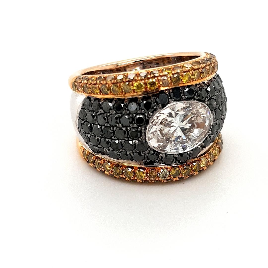 Women's or Men's 18kt Gold Ring with Black & Fancy Cognac Diamonds, 2.31ct Large Oval Diamond For Sale
