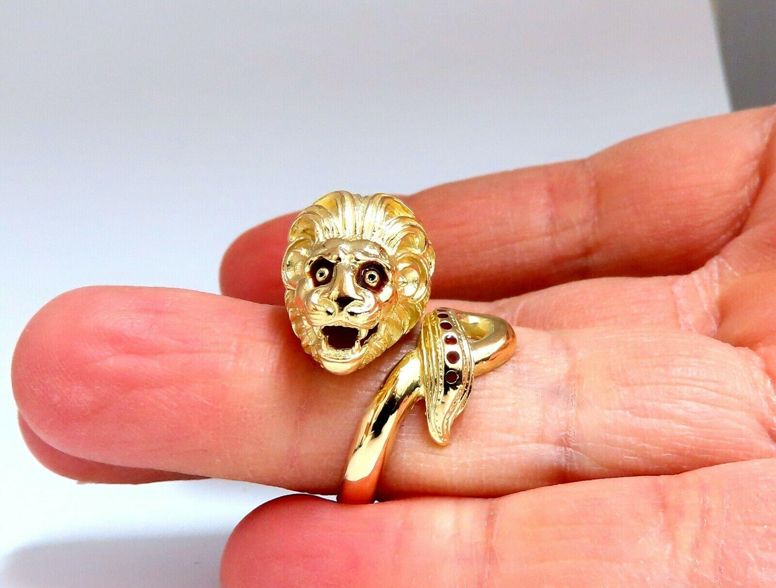 Lion Enamel Wrap Ring

  18kt. yellow gold

10.6 grams

Size: 6.5 - 7

Ring is  22mm wide 

Depth: 12.5mm