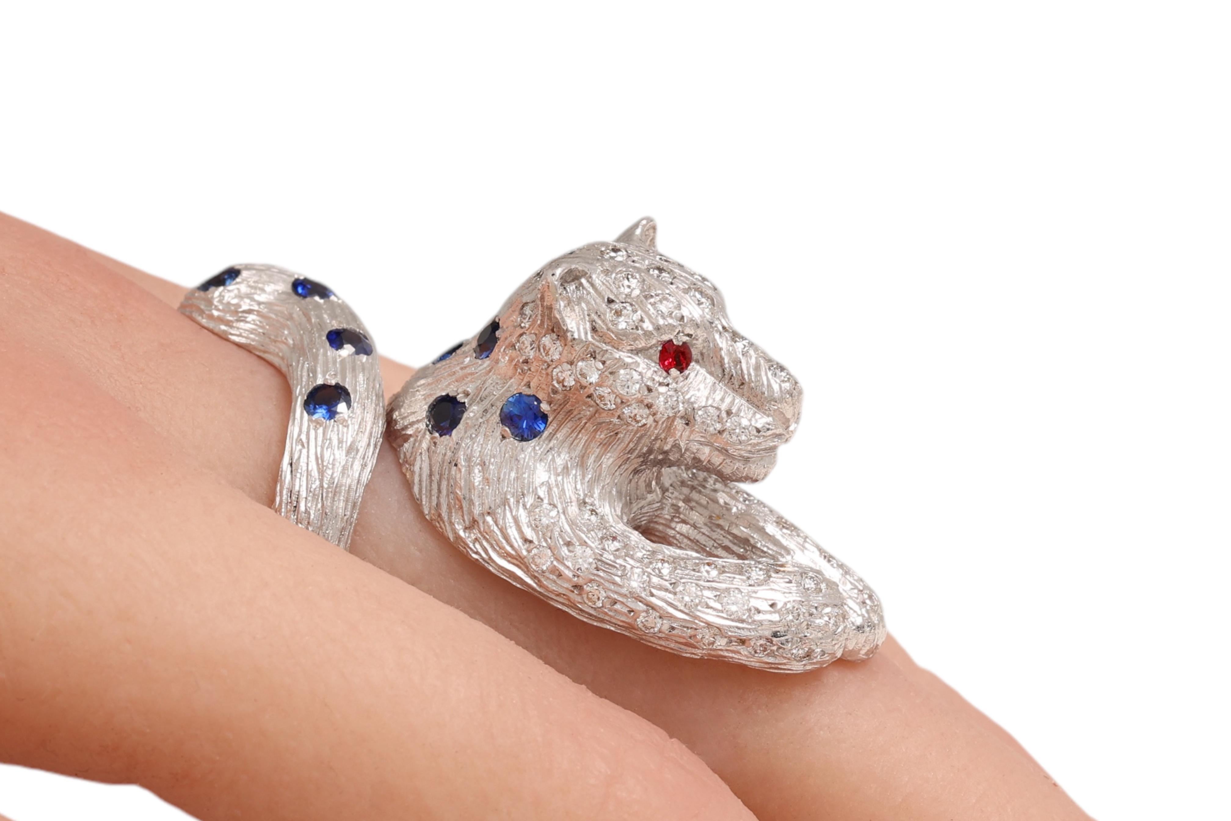 18 Karat Maramenos Pateras Panther- oder Tigerring mit Diamanten und Saphiren im Angebot 11