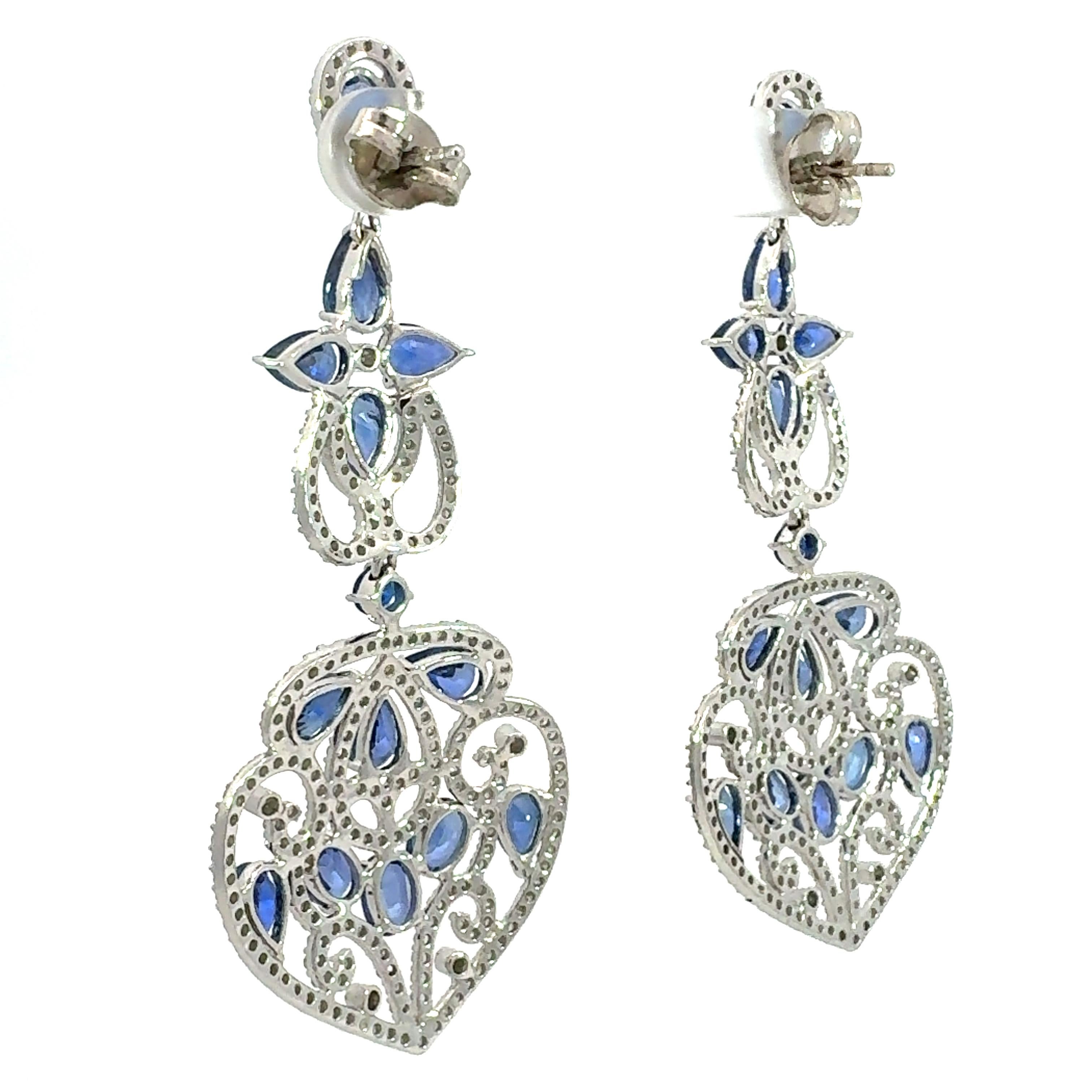 18Kt natural blue sapphire and diamond earrings For Sale 1