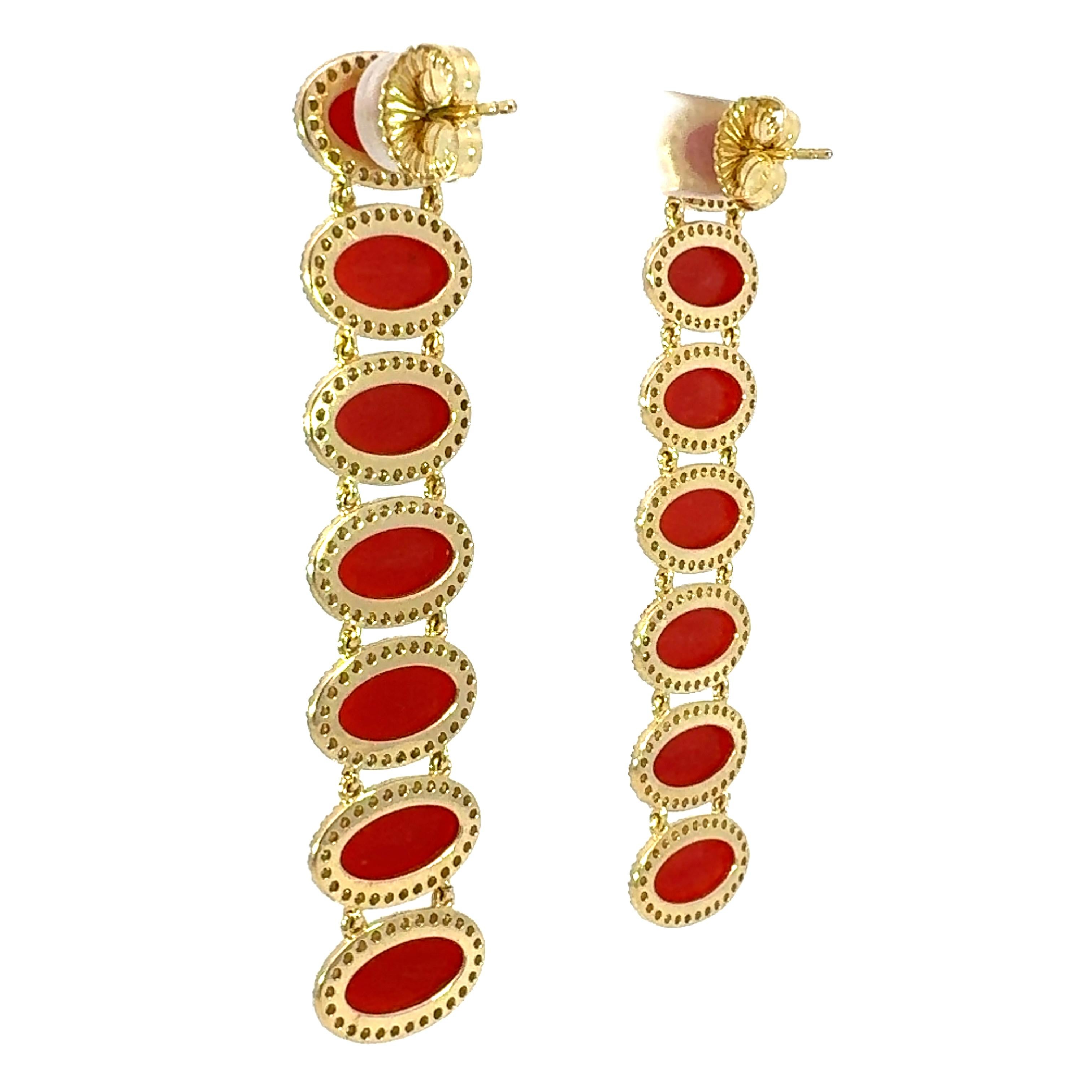 Orecchini in corallo naturale e diamanti 18Kt in vendita 2