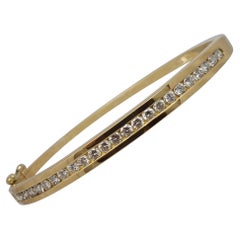 18KT Natural Diamond Bangle