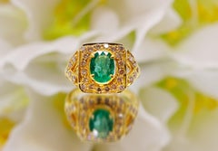 18kt Natural Emerald Engagement Ring