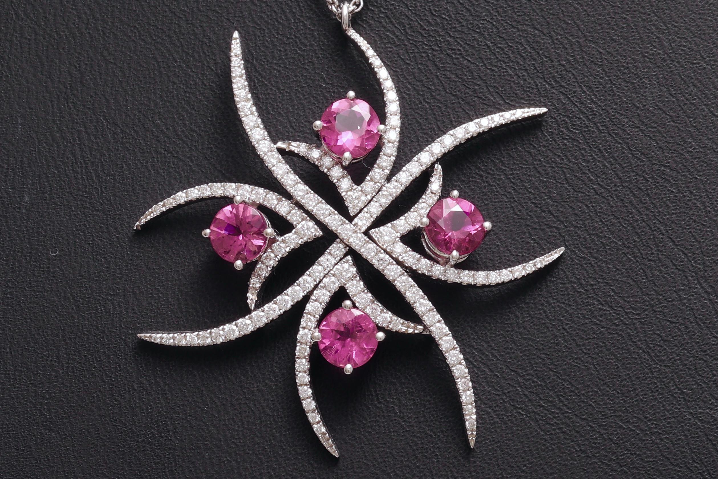 Collana 18kt con gemme di ametista rosa da 2 carati circondate da 1,02 carati. Diamanti in vendita 1