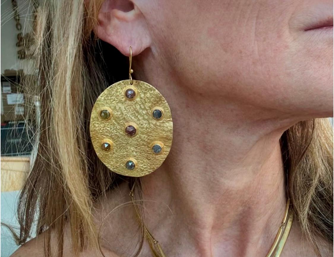 Taglio rotondo 18kt  Orecchini con diamanti ovali in vendita