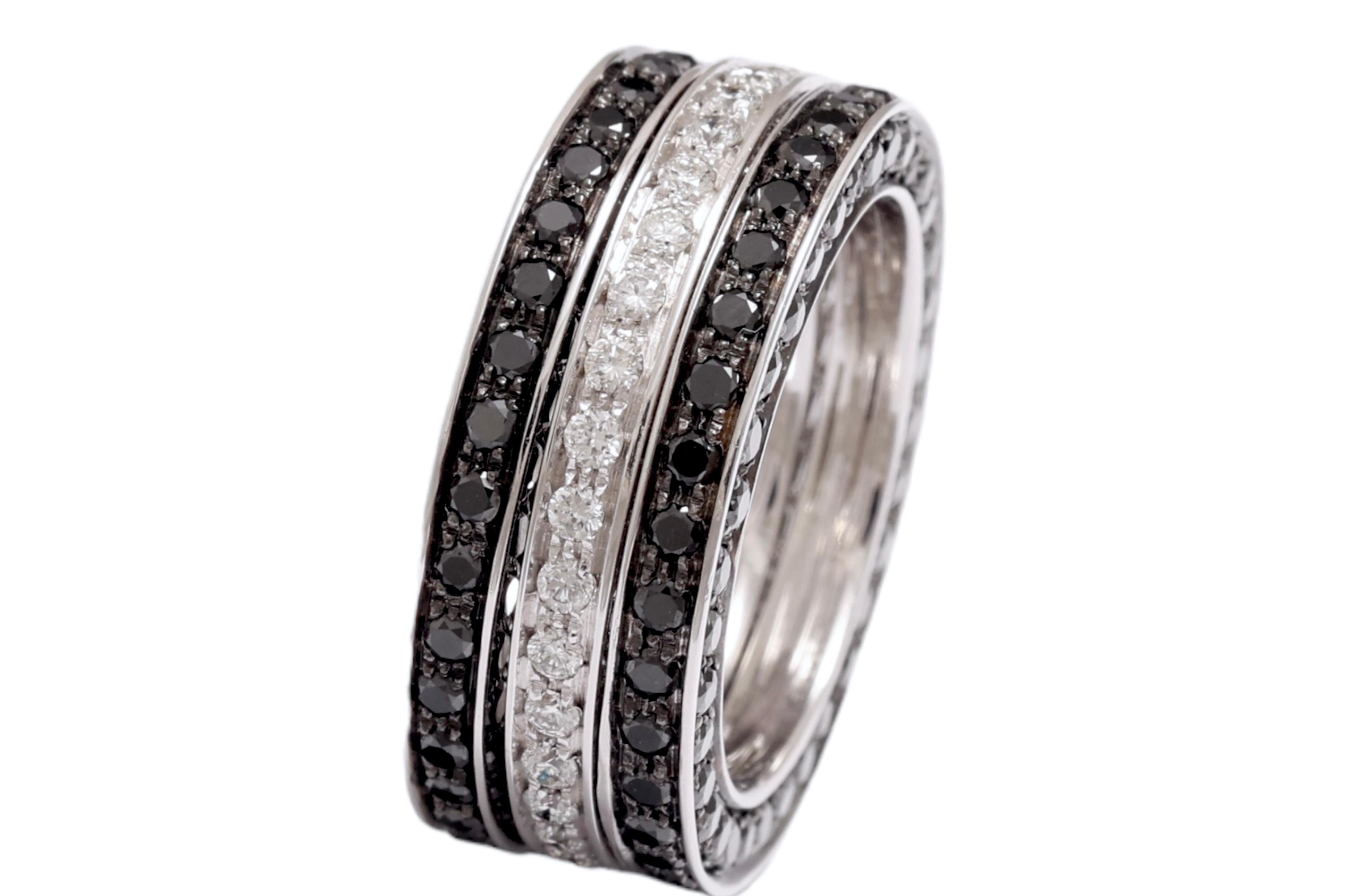Ciondolo 18kt con 4,3ct di diamanti bianchi e neri che può essere trasformato in un triplo anello in vendita 7