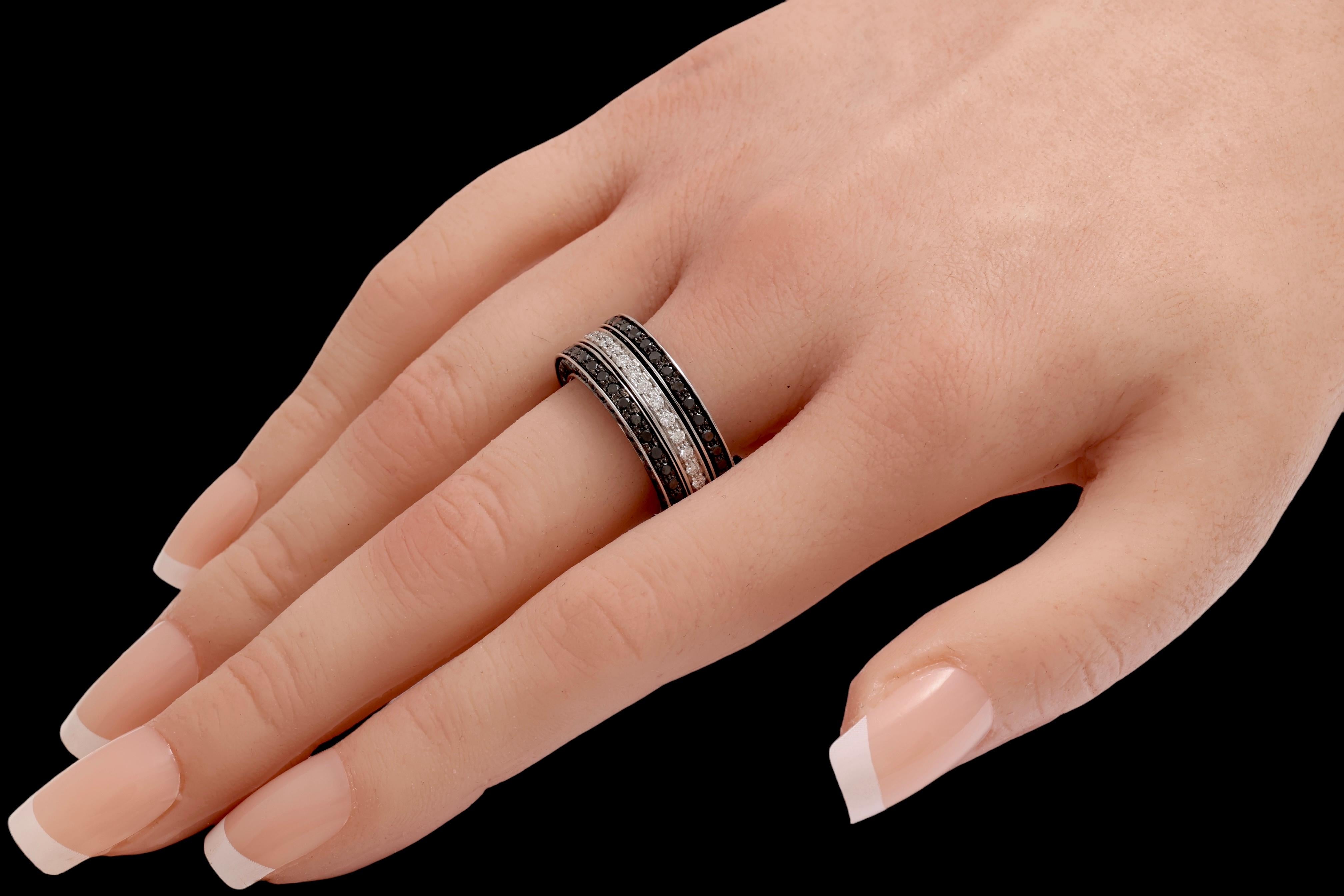 Ciondolo 18kt con 4,3ct di diamanti bianchi e neri che può essere trasformato in un triplo anello in vendita 10