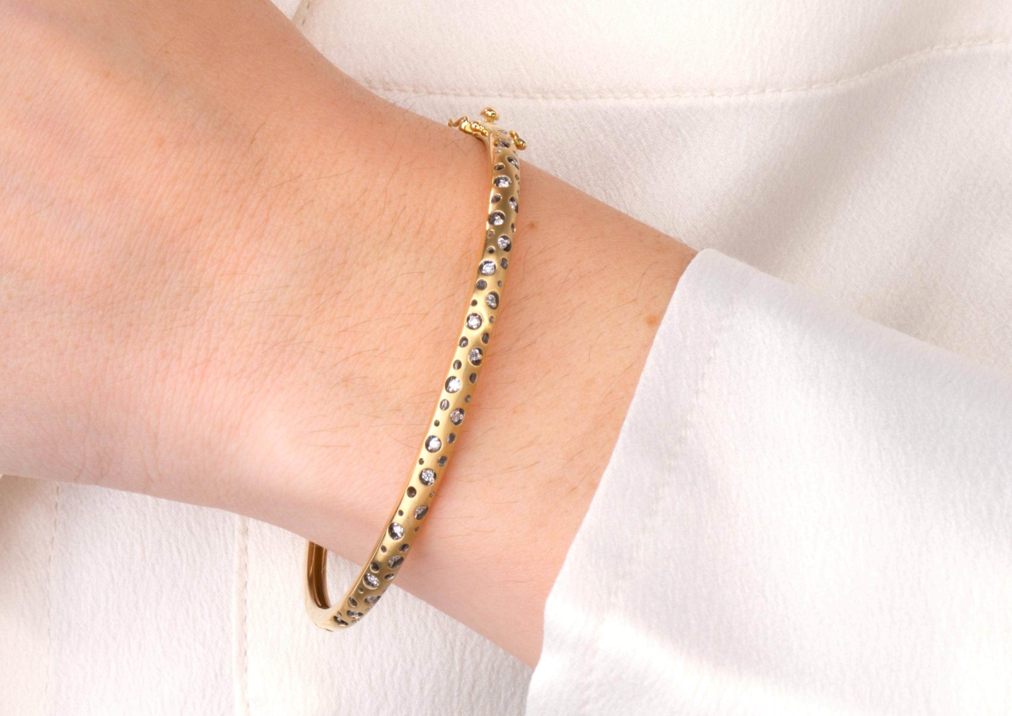 Taille brillant 18kt. Bracelet jonc petit diamant en vente