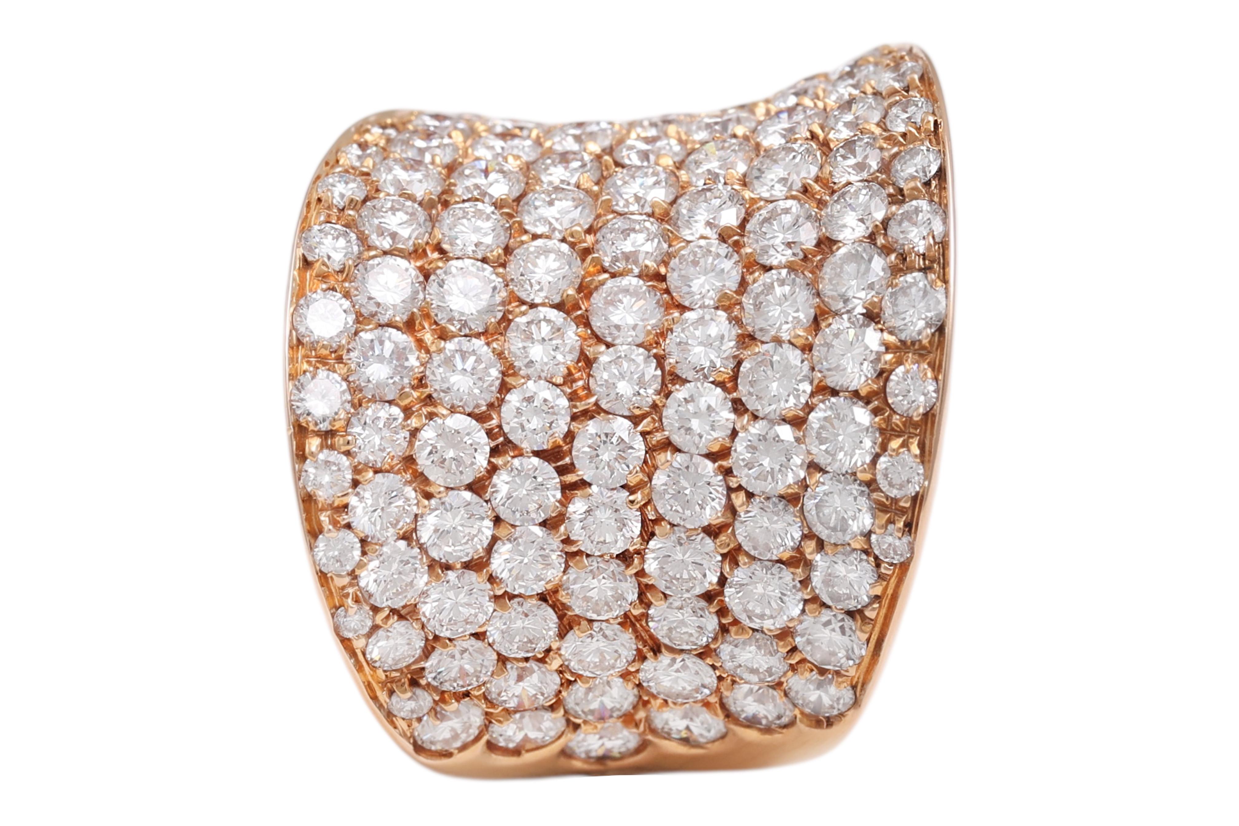 Anello Cocktail in oro rosa 18 carati con 5,80 carati di diamanti taglio brillante incastonati a pavé in vendita 1