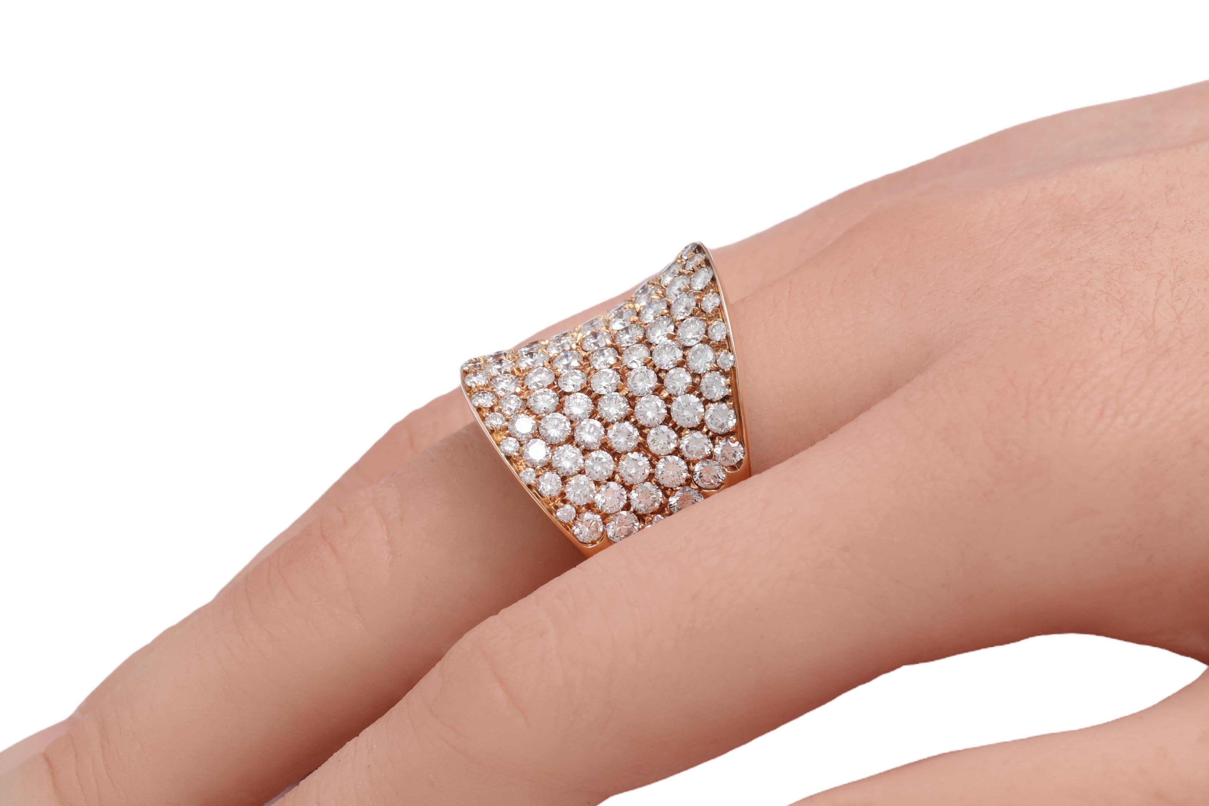 Anello Cocktail in oro rosa 18 carati con 5,80 carati di diamanti taglio brillante incastonati a pavé in vendita 8