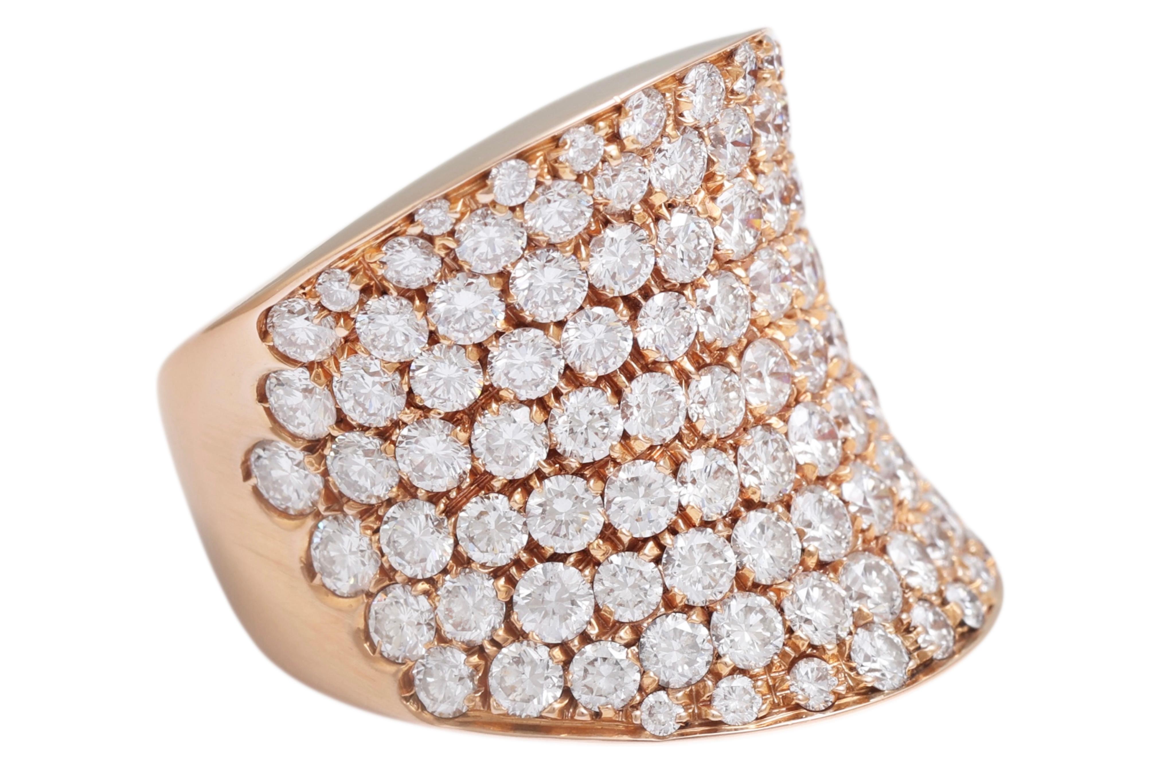Taglio brillante Anello Cocktail in oro rosa 18 carati con 5,80 carati di diamanti taglio brillante incastonati a pavé in vendita