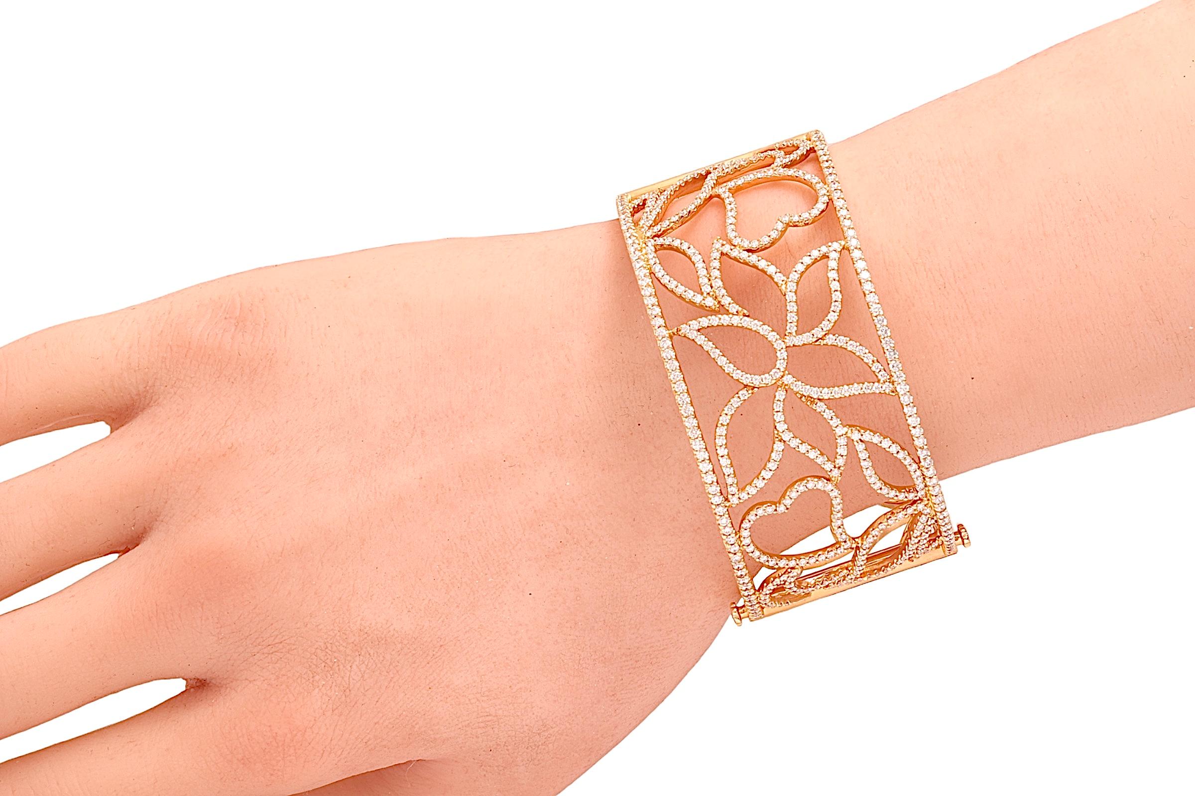 18kt Pink Gold Cuff Bracelet, Flower Design, set with 5.87 ct. Diamonds, 2 Sided For Sale 7