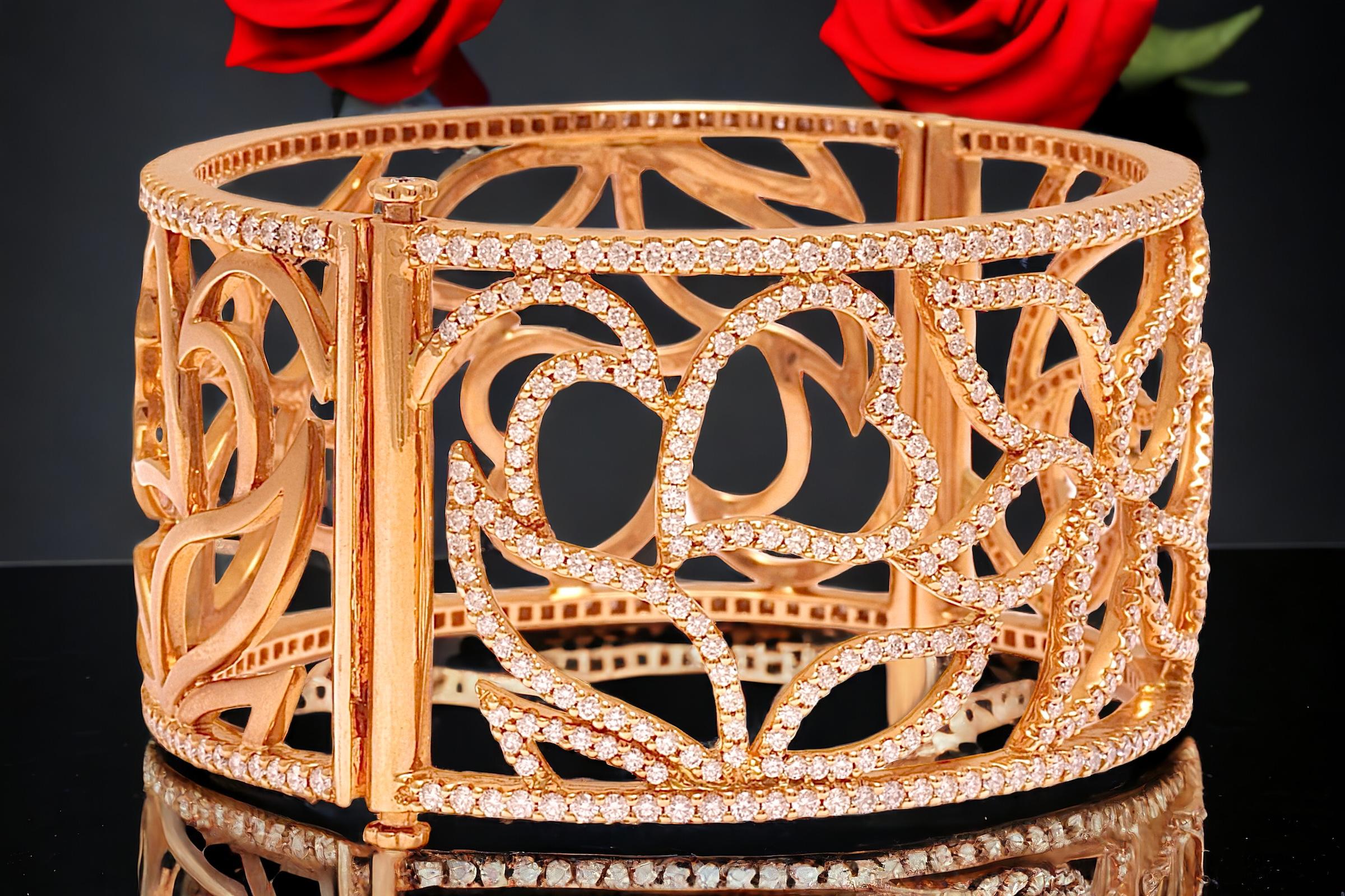 18kt Pink Gold Cuff Bracelet, Flower Design, set with 5.87 ct. Diamonds, 2 Sided In New Condition For Sale In Antwerp, BE