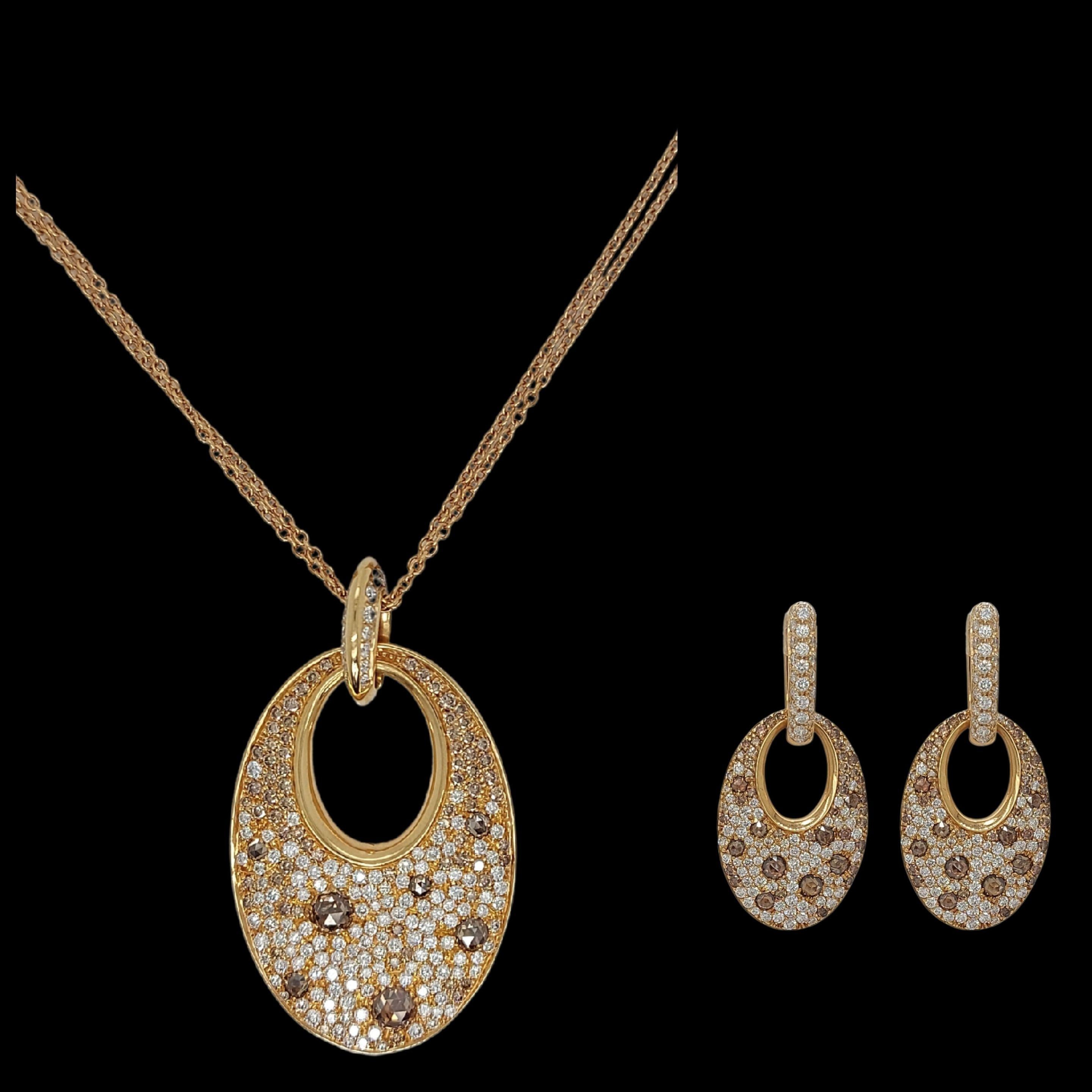 Taglio brillante Orecchini in oro rosa 18kt con 2,82ct di diamanti bianchi e cognac in vendita