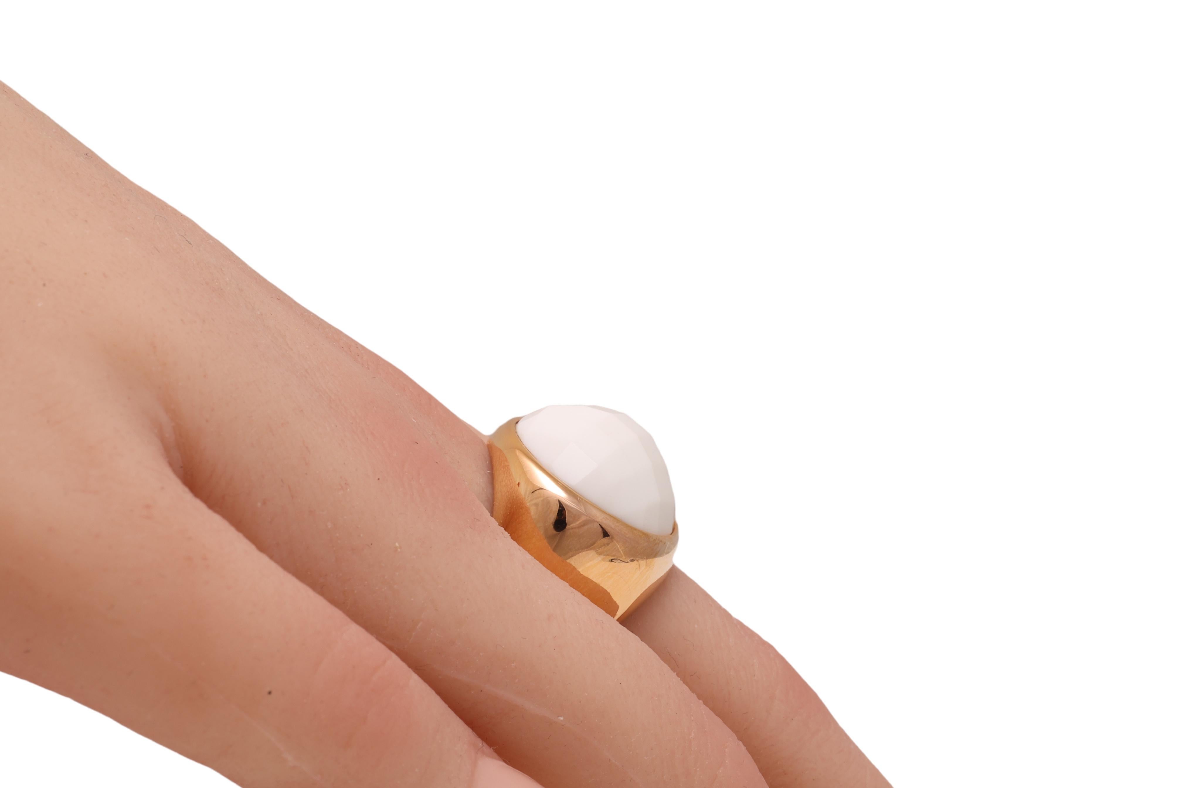 18kt. Pink Gold Ring With Round Faceted White Onyx Stone  For Sale 2