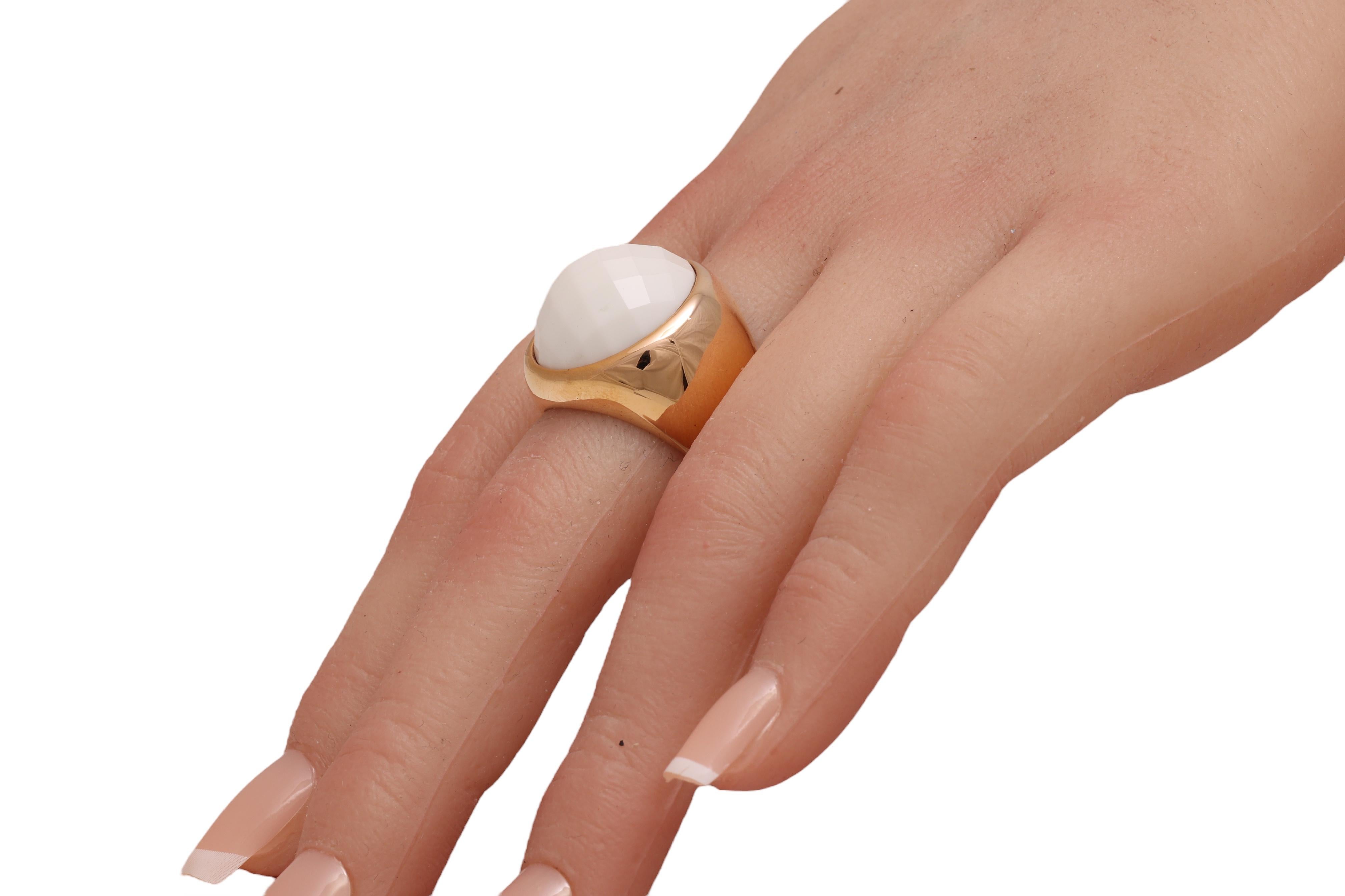 18kt. Pink Gold Ring With Round Faceted White Onyx Stone  For Sale 3