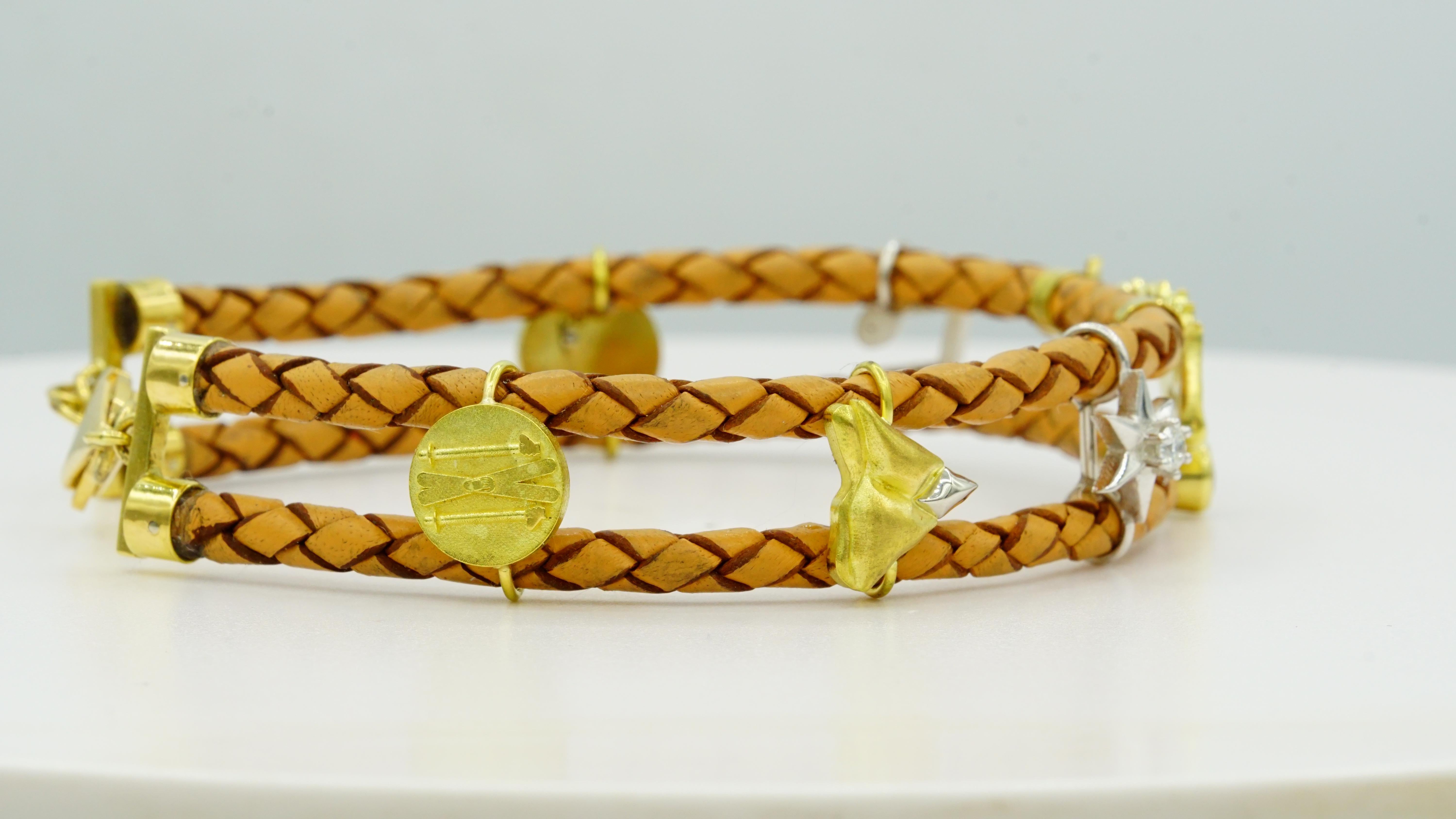 Pulsera de cuero de oro platino de 18 quilates personalizada Charms: Hechos a Medida en Nuevo estado para la venta en San Diego, CA