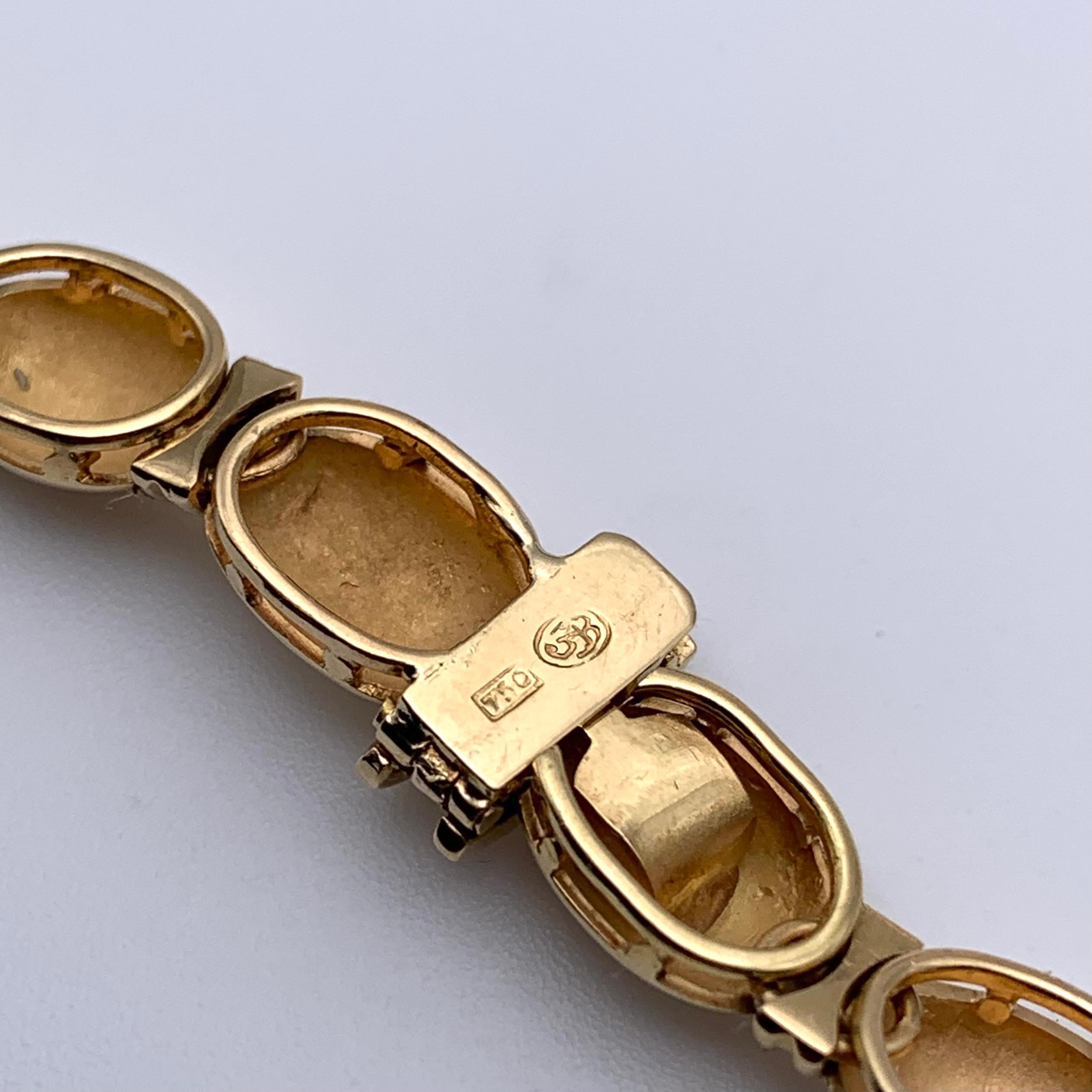 Questa suite di orecchini e collane è una splendida aggiunta alla nostra collezione immobiliare! 
Collana: Questo girocollo in oro giallo 18 carati ha maglie graduate e misura 16