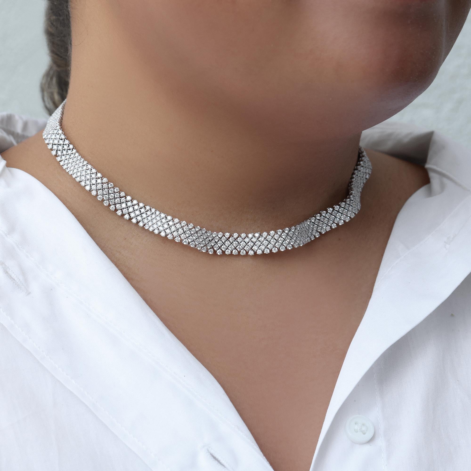 Taglio rotondo Collana di diamanti a nastro 18kt in vendita