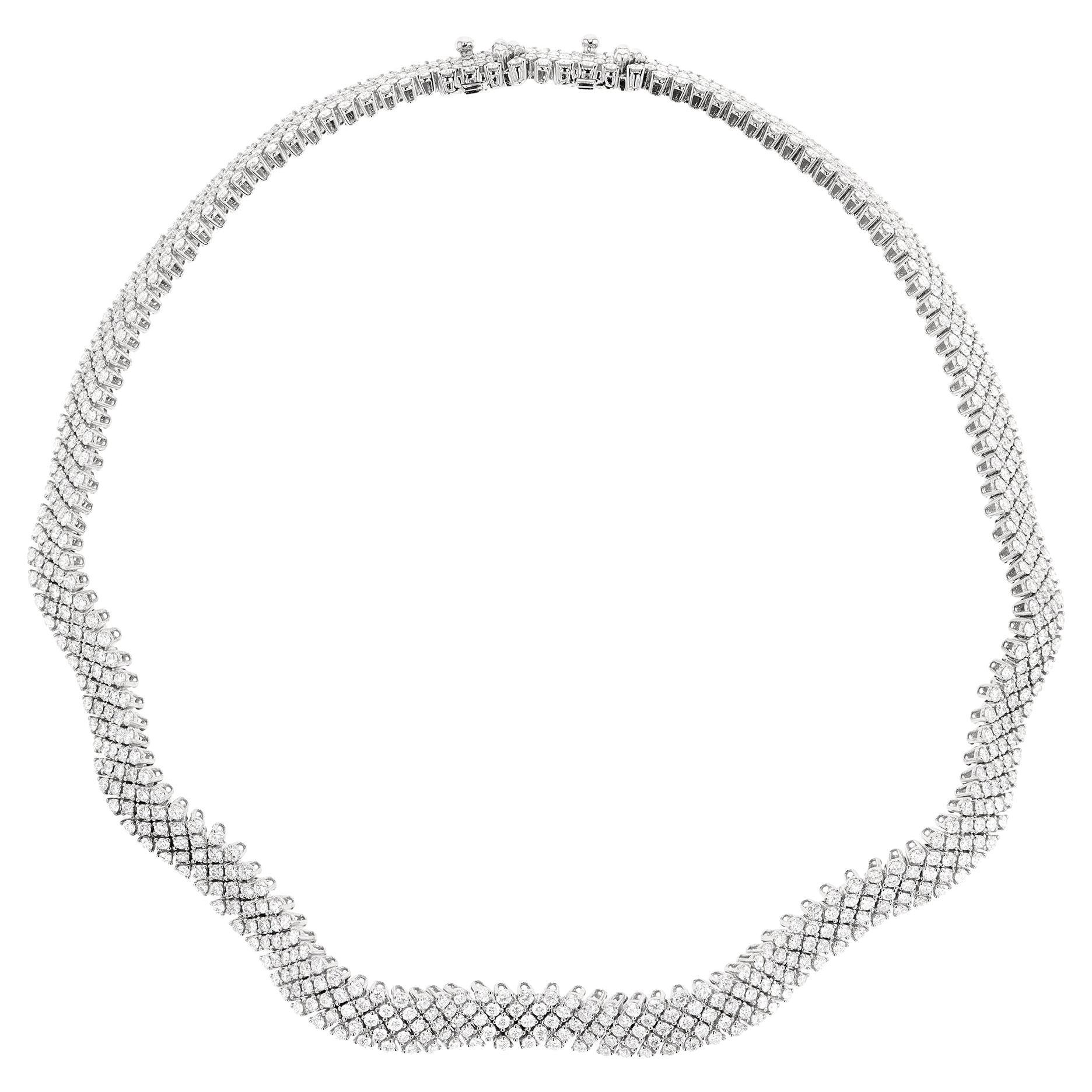 18kt Ribbon Diamond Necklace For Sale