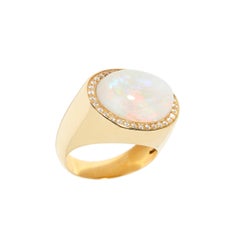 Anillo de oro amarillo de 18 quilates Ópalo y diamantes