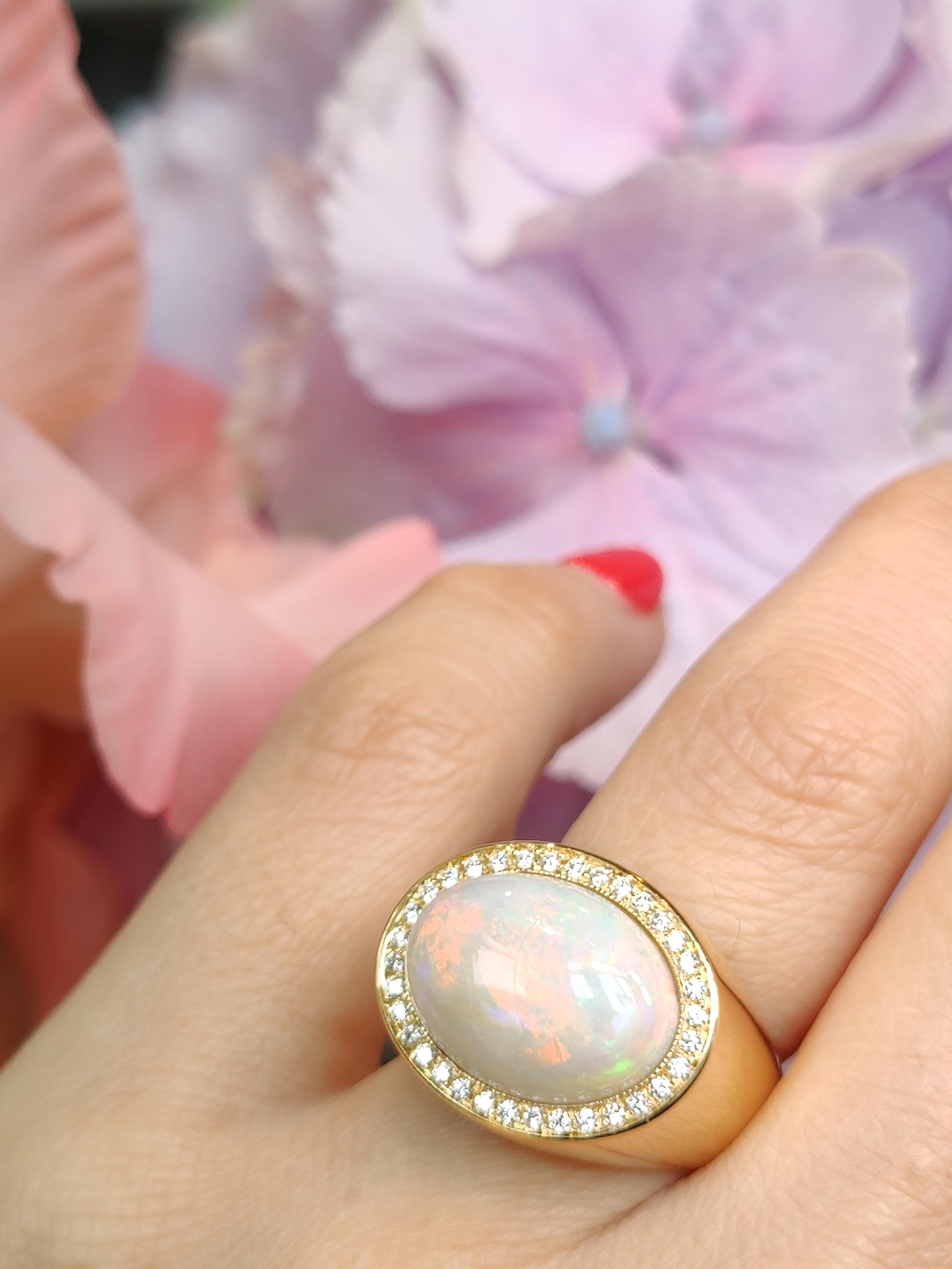 De las mujeres Anillo de oro amarillo de 18 quilates Ópalo y diamantes en venta