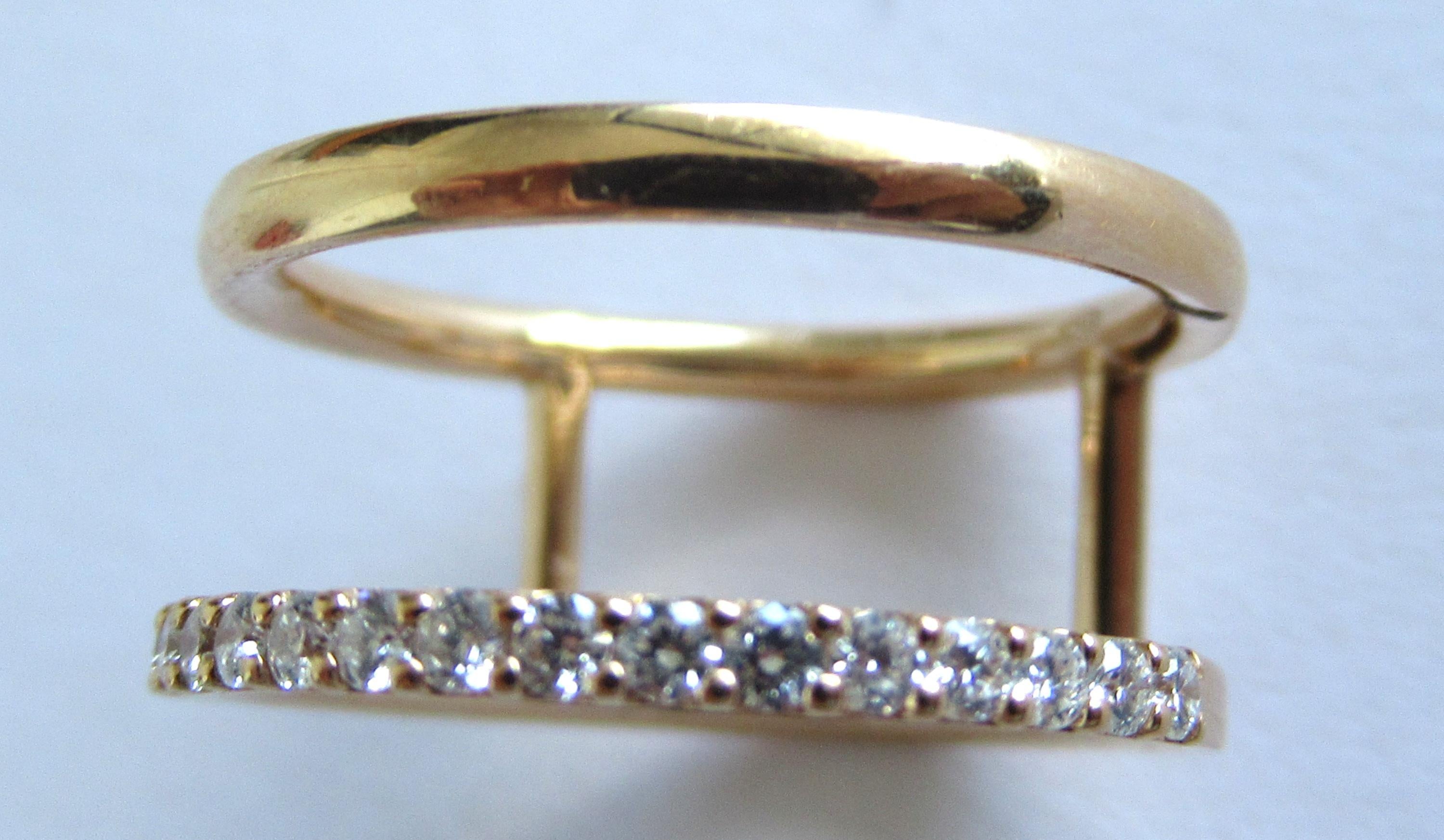 Ring aus der Collection'S Kaleidoscope, entworfen und hergestellt mit italienischem Know-how. Handgefertigt aus Roségold mit einem weißen Diamanten.

Gold 4,70 Gramm
Weißer Diamant Brillantschliff 0,26 Karat
Alle unsere Kreationen werden