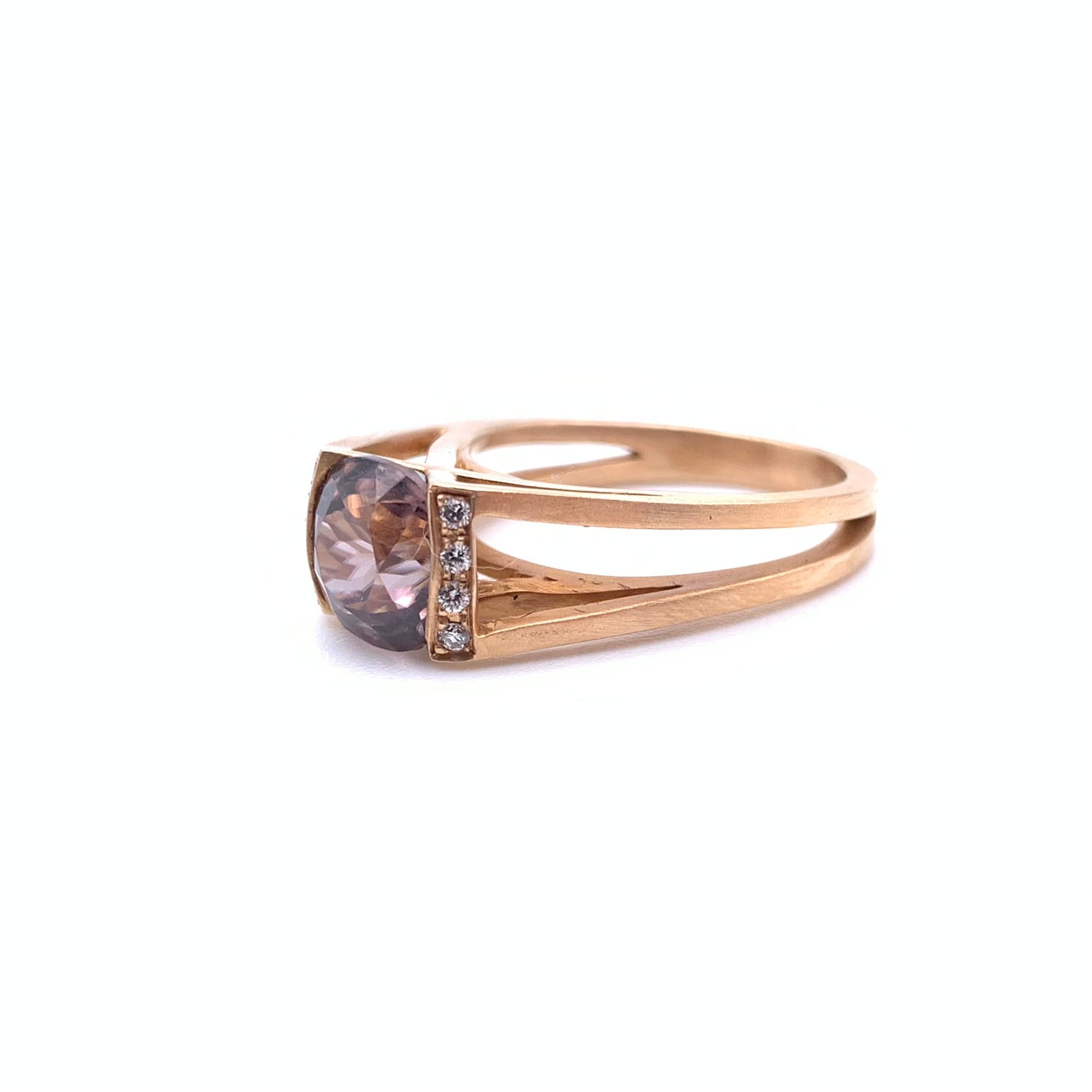 Anello in oro rosa 18KT con zircone rosa e diamante da 4,03 CT in vendita 2