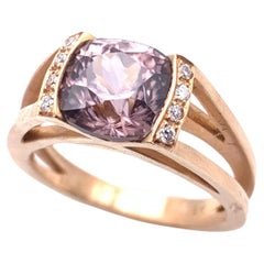 Anello in oro rosa 18KT con zircone rosa e diamante da 4,03 CT